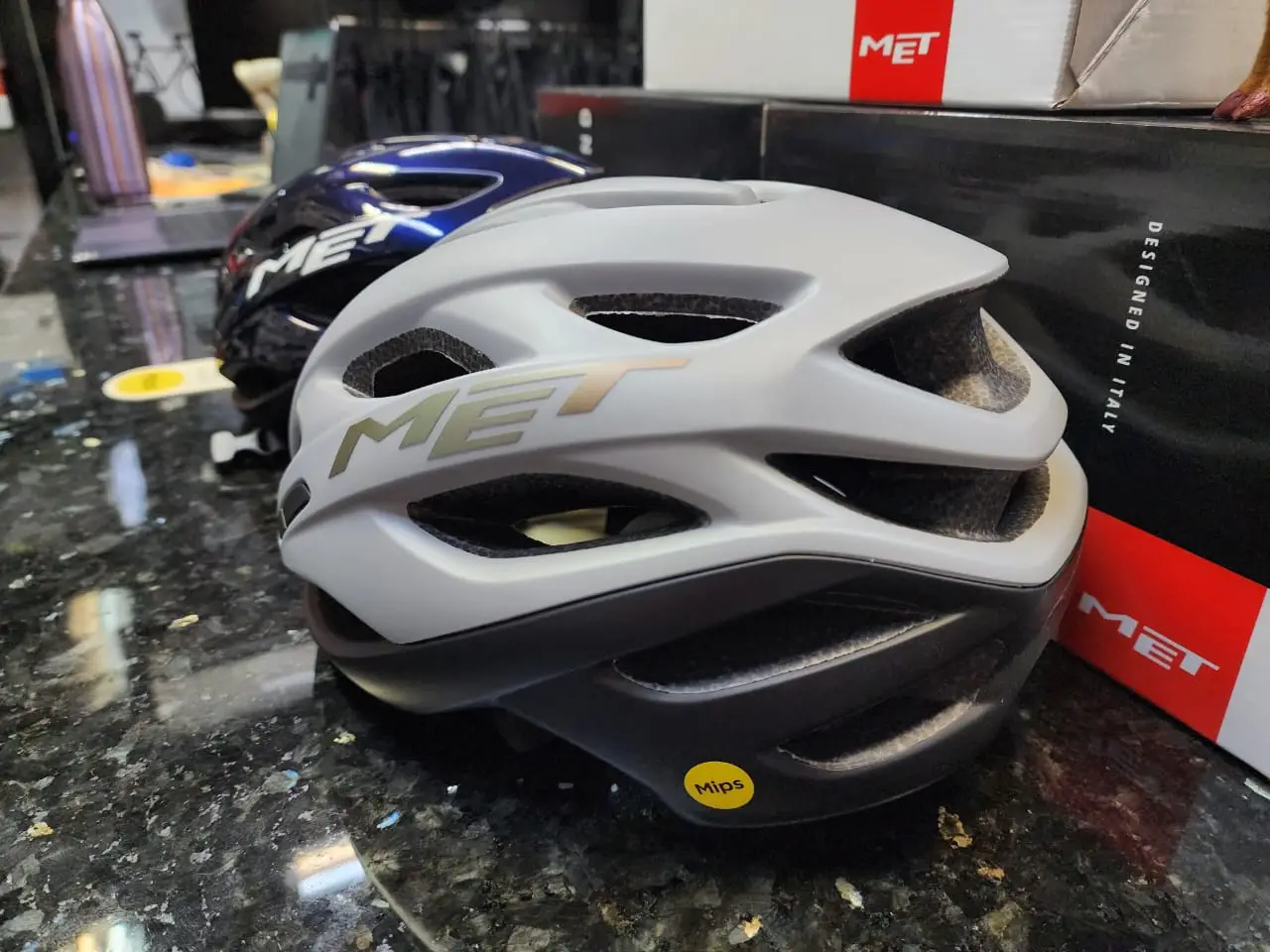 MET ESTRO MIPS® - Cycling Helmet for Road