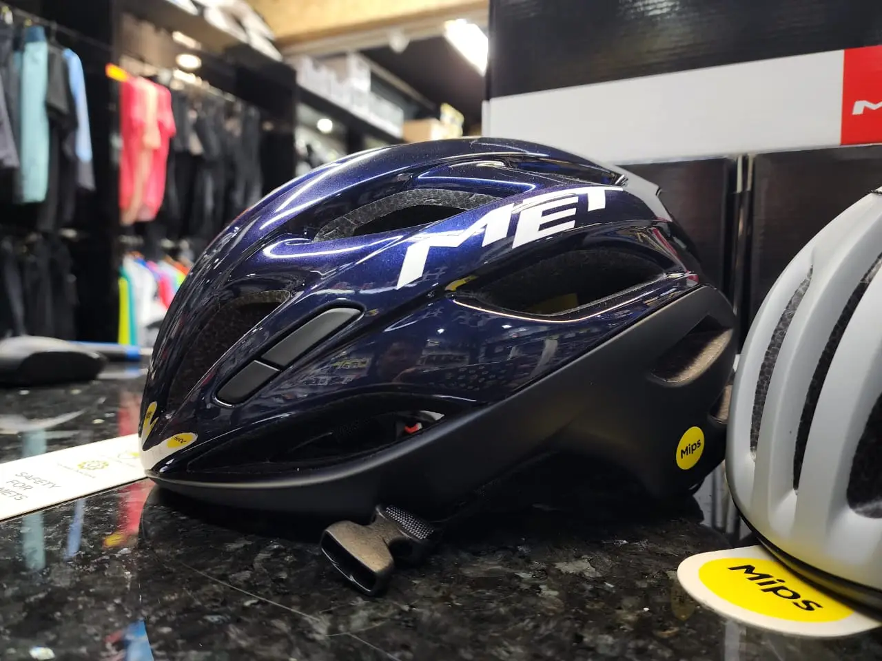 MET ESTRO MIPS® - Cycling Helmet for Road