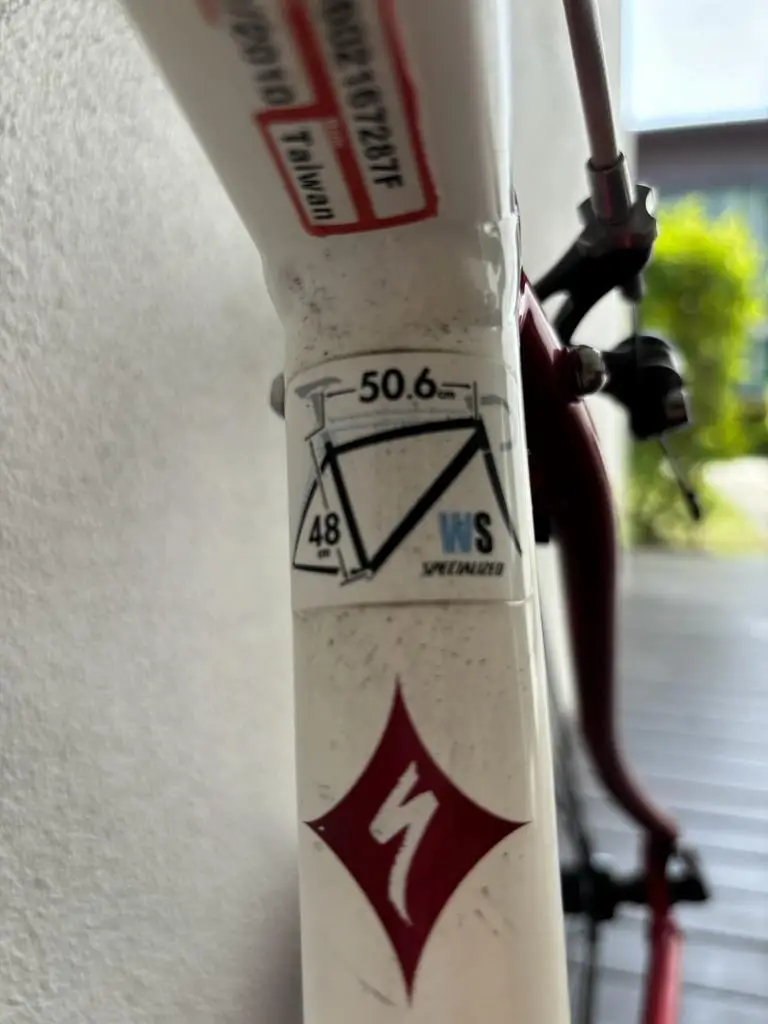2011 Specialized Dolce Sport (Women's Road Bike) + FREE VERTICAL BIKE RACK