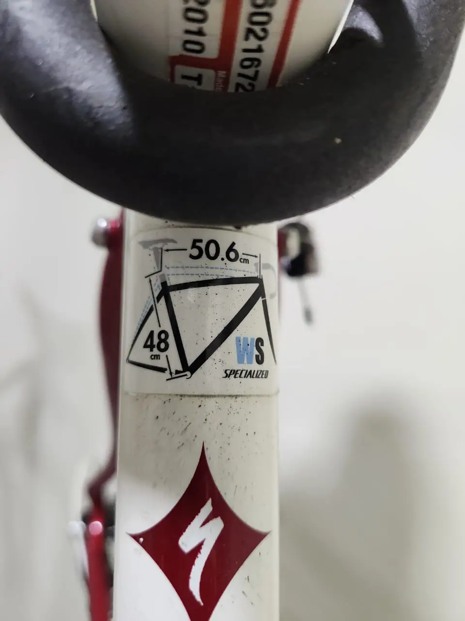 2011 Specialized Dolce Sport (Women's Road Bike) + FREE VERTICAL BIKE RACK