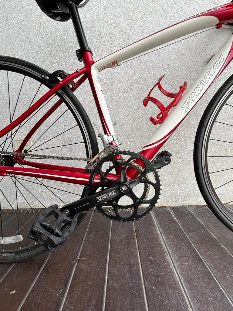 2011 Specialized Dolce Sport (Women's Road Bike) + FREE VERTICAL BIKE RACK