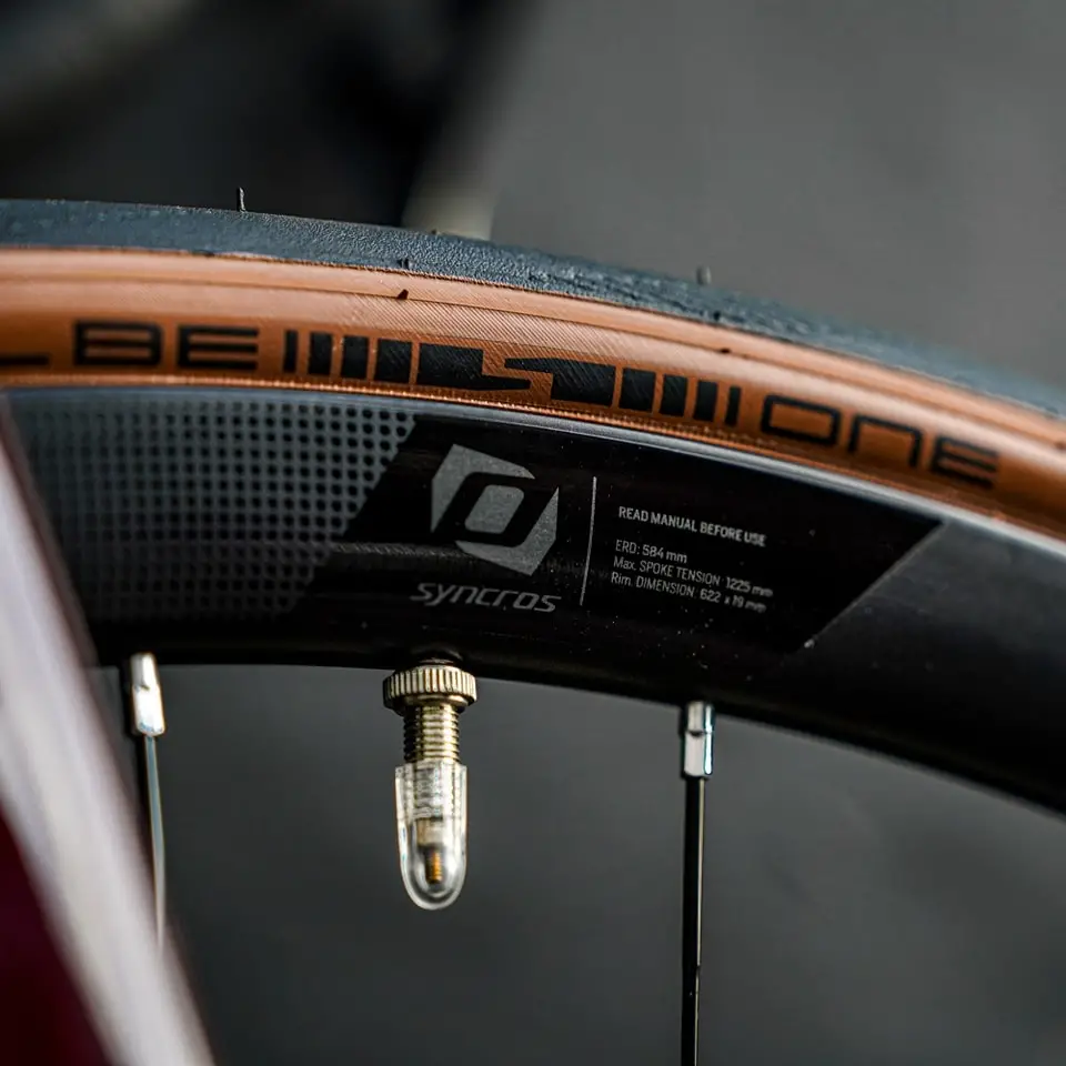 SCOTT FOIL RC 30 / SHIMANO 105 DI2/ BLACK/DARK PURPLE (S/52)