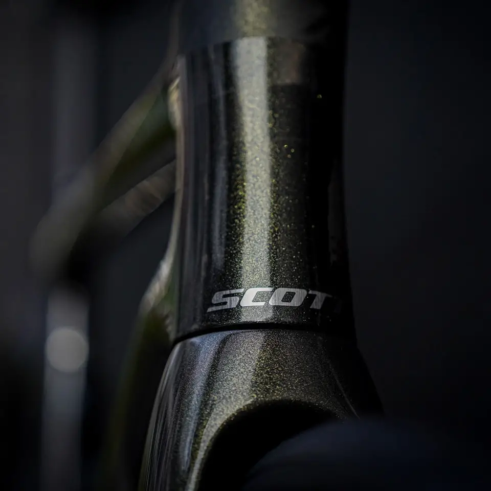 Scott Addict Rc 40 Shimano 105 Di2 / BLACK/ARMY GREEN (XS/49), (S/52)