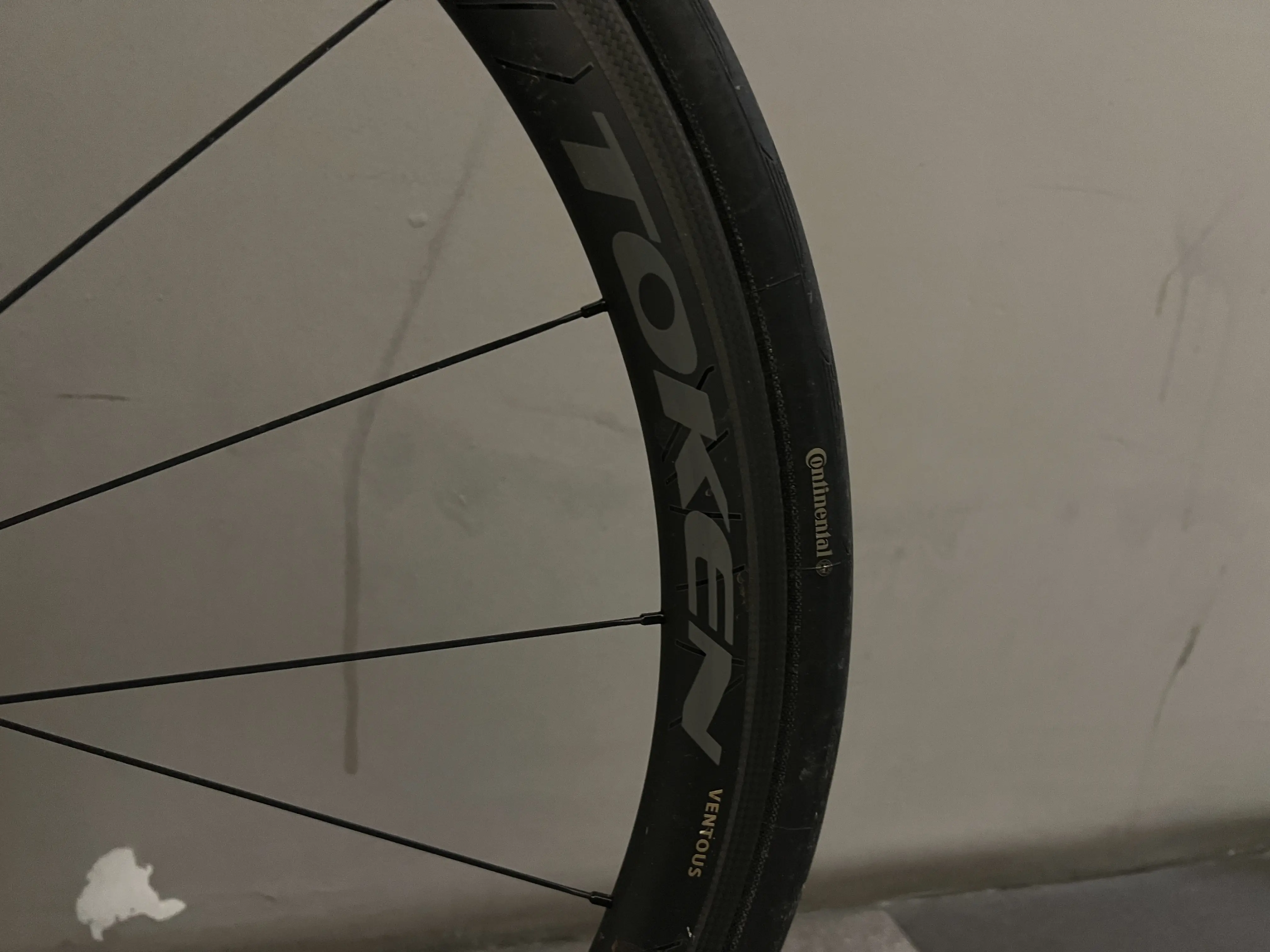 Like New CUBE Attain GTC with Shimano 105 5800 Groupset with Power Meter (Like New)
