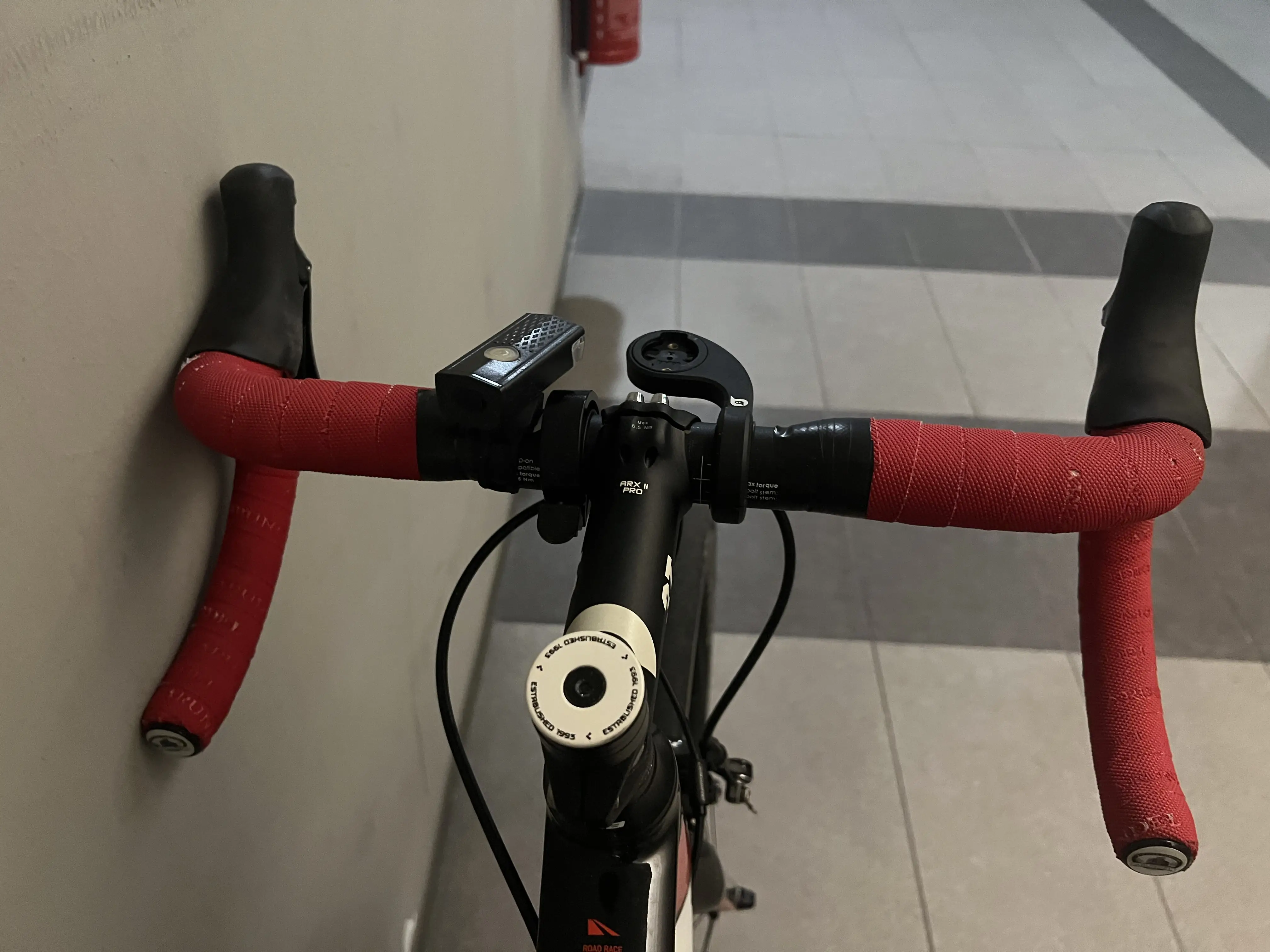Like New CUBE Attain GTC with Shimano 105 5800 Groupset with Power Meter (Like New)