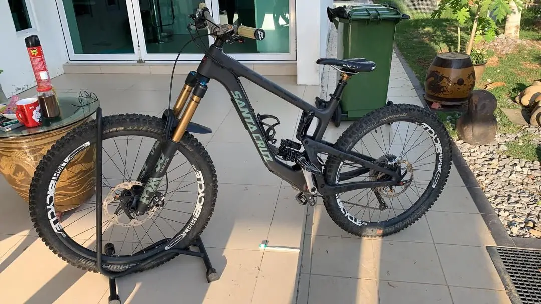 Santa cruc Nomad CC V4 medium