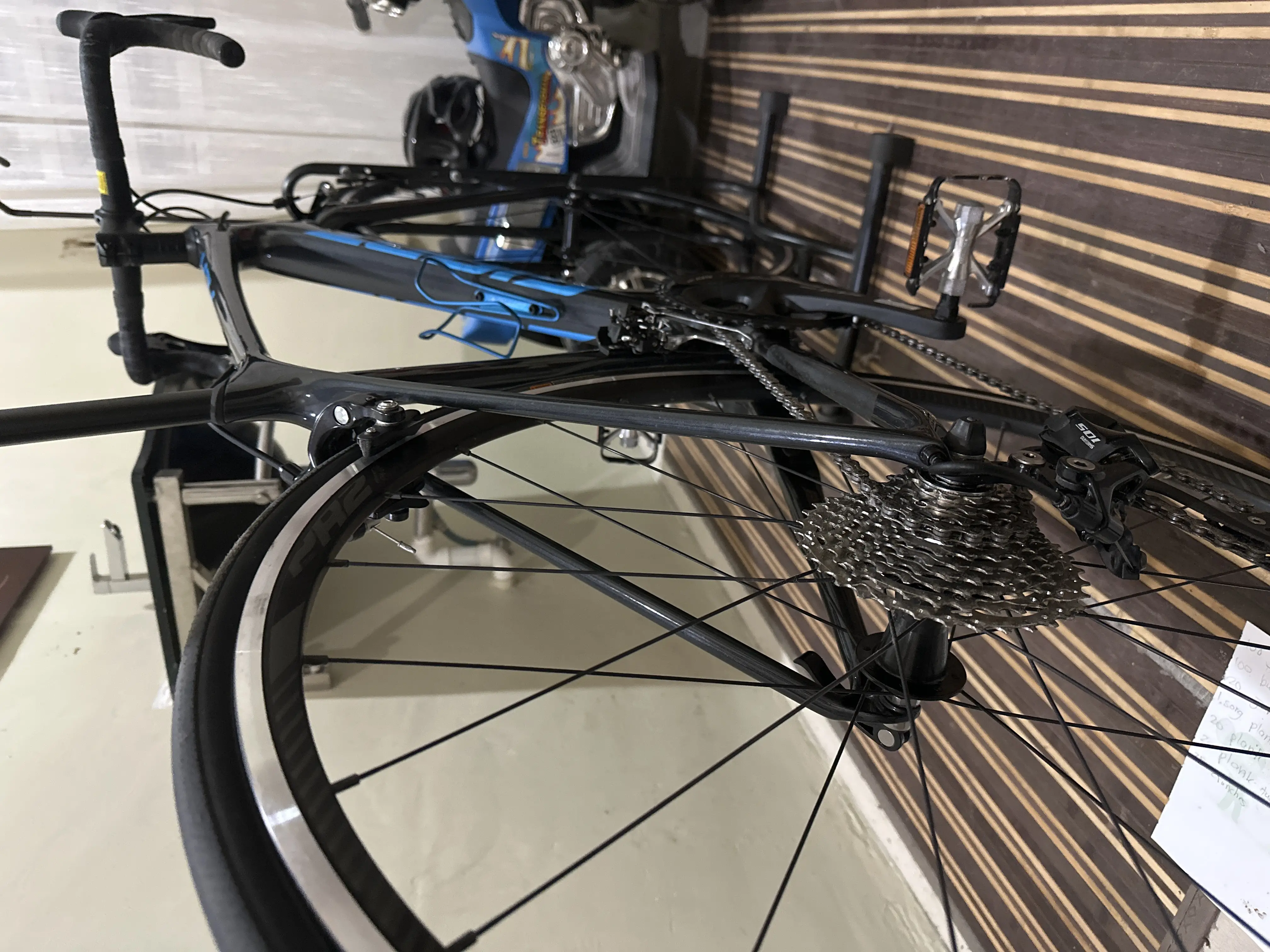 GIANT TCR ADVANCE KOM 2020