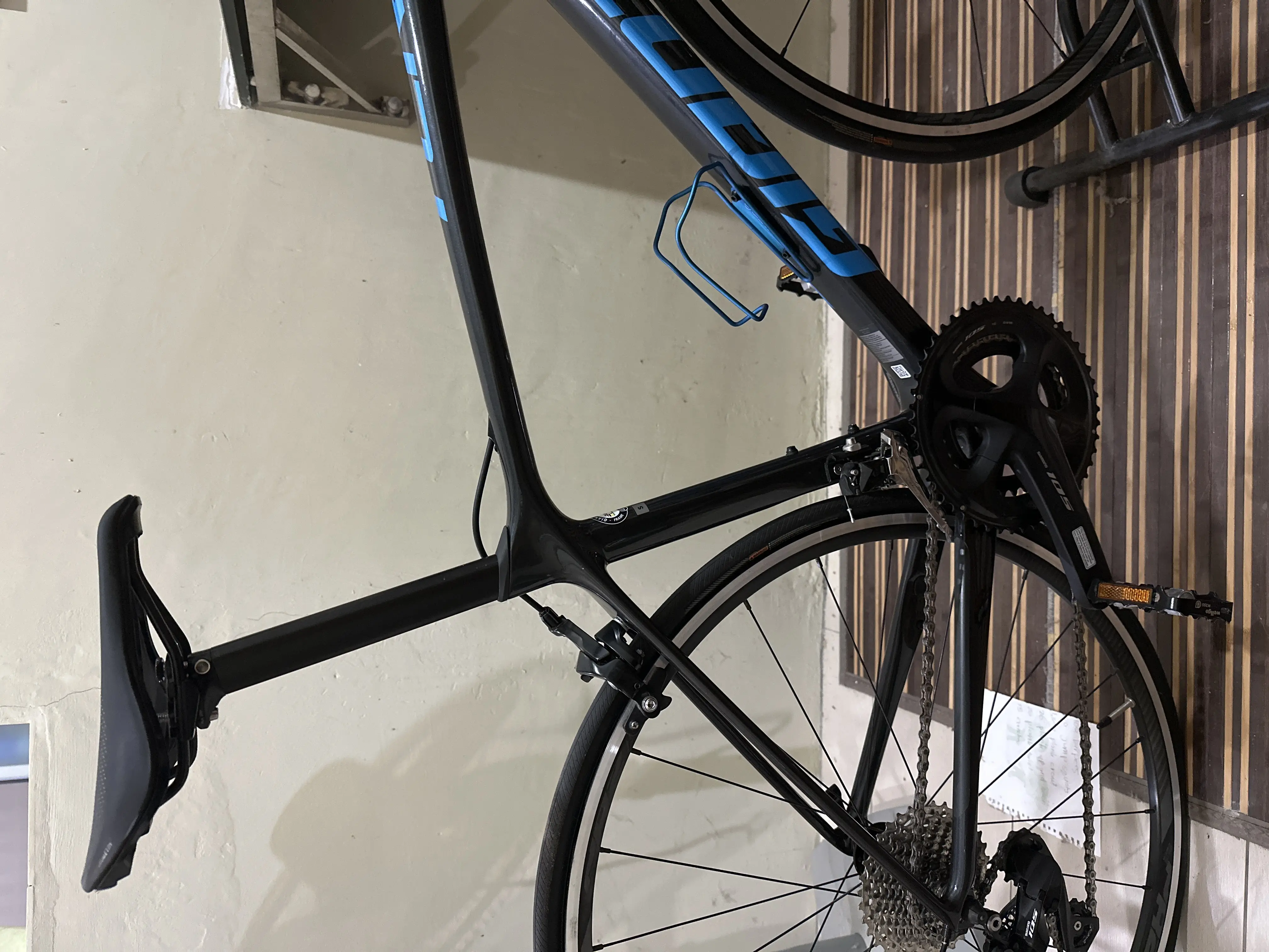 GIANT TCR ADVANCE KOM 2020