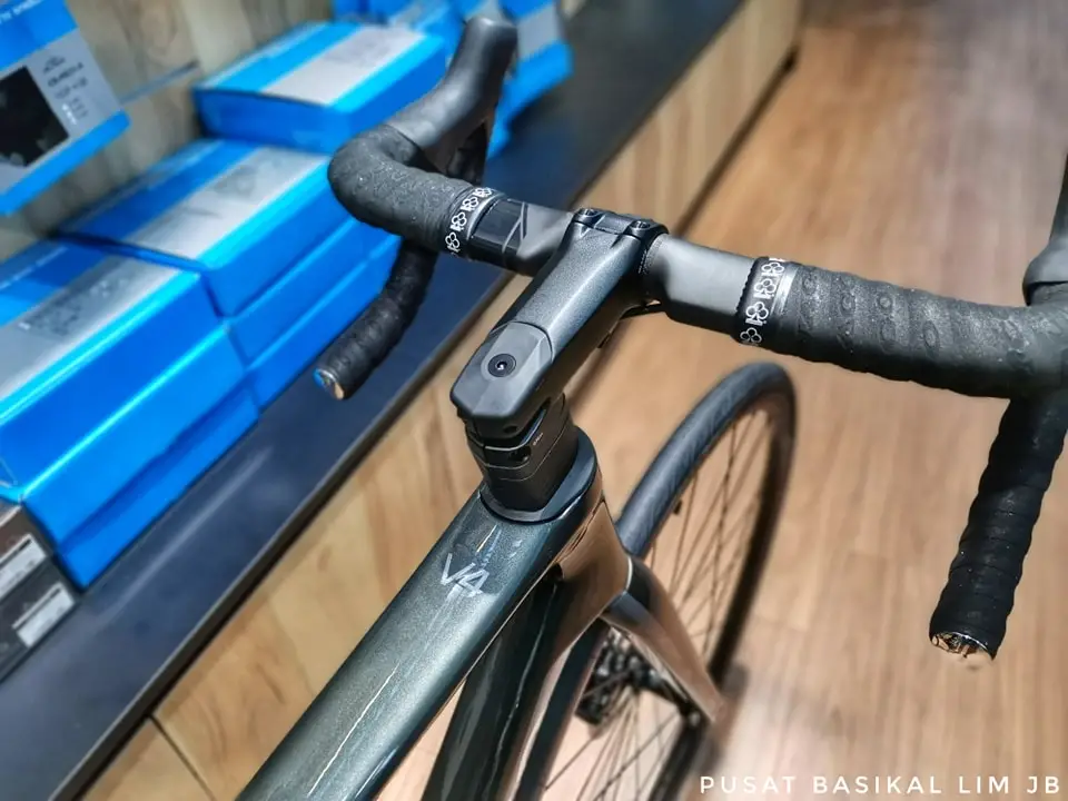 Colnago V4 Disc Carbon Road Bike With Shimano Ultegra Di2..........