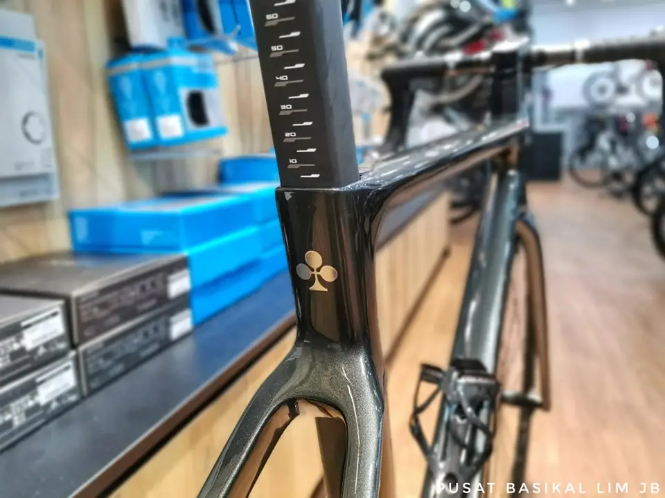 Colnago V4 Disc Carbon Road Bike With Shimano Ultegra Di2..........
