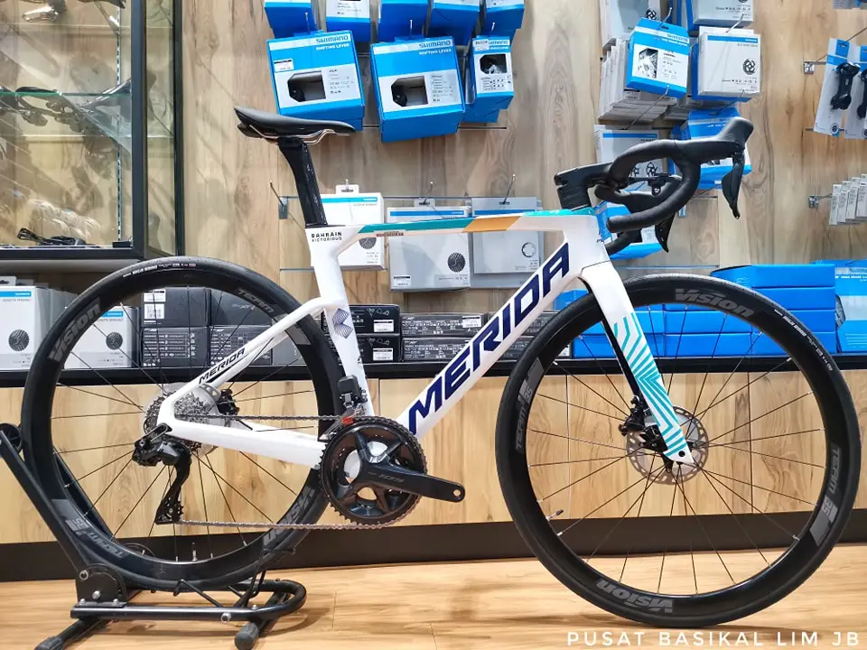 2025 Merida Reacto 5000 Shimano 105 Di2 Carbon Road Bike