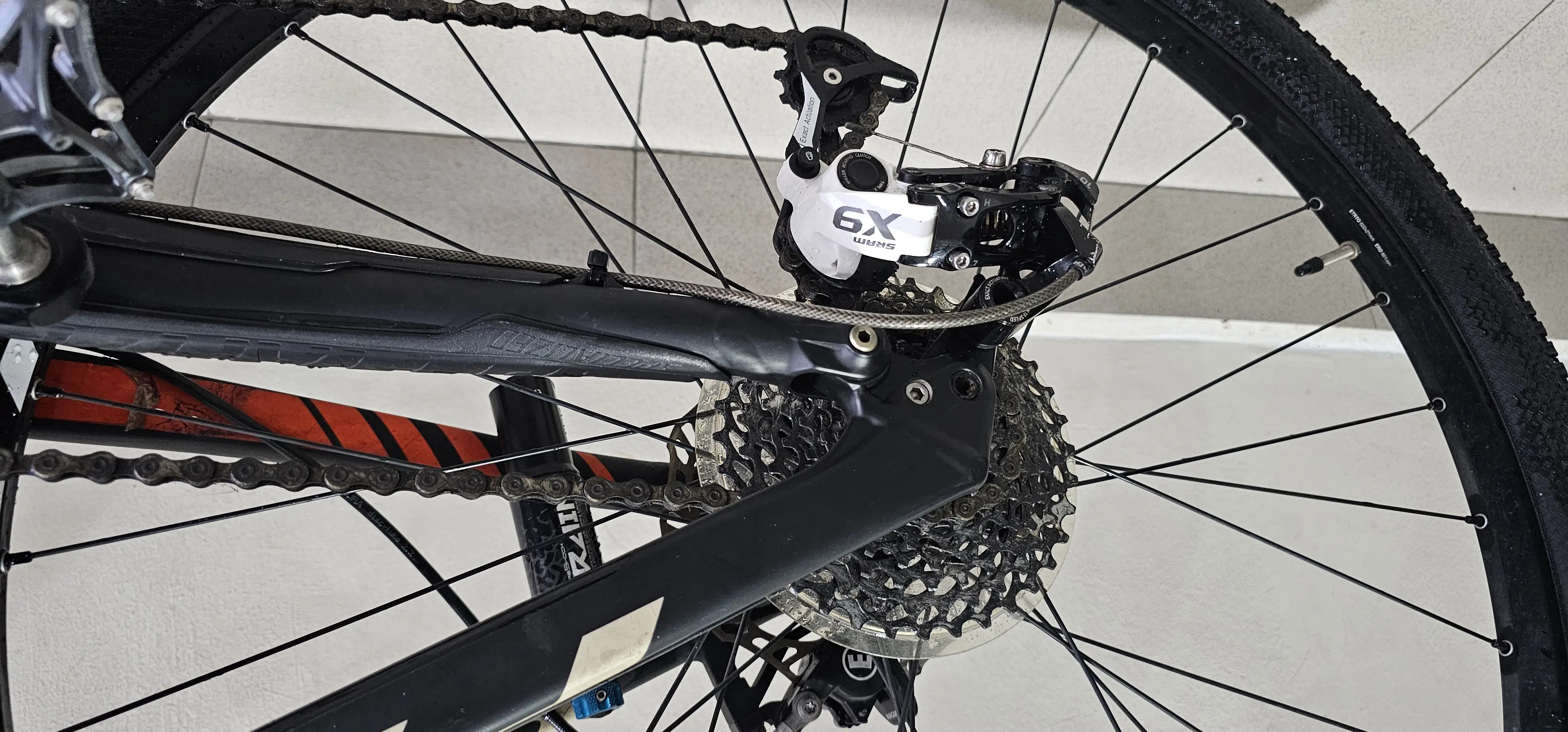 Specialized Epic Comp 29er, full sus MTB