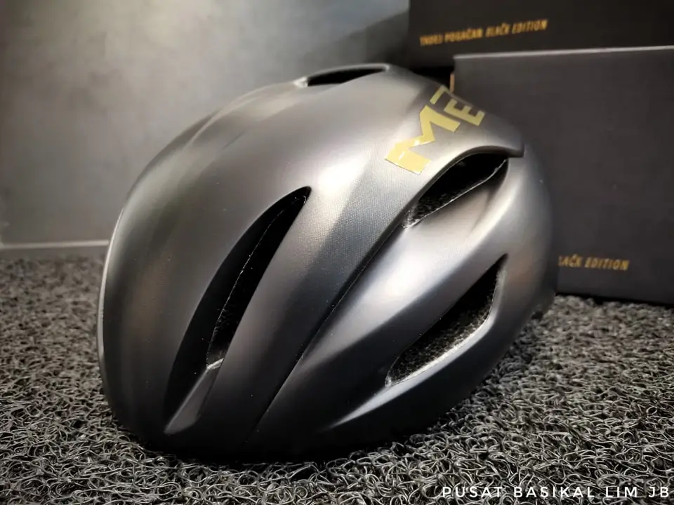 Met Manta MIPS Cycling Helmet  (Tadej Pogacar Black Edition)