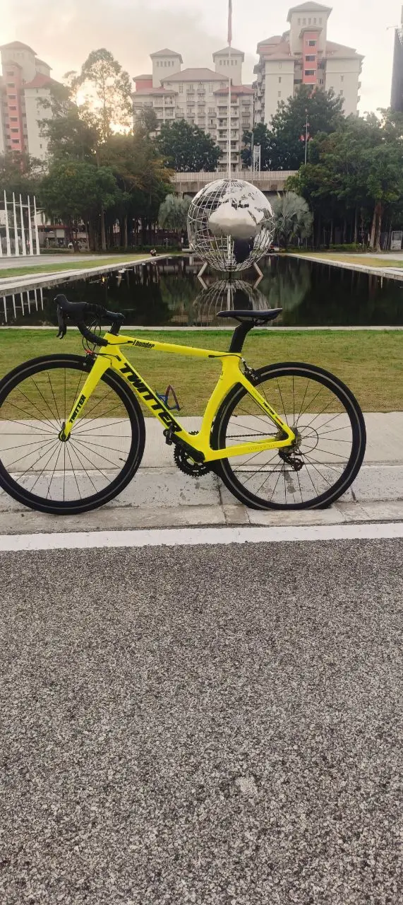 roadbike Twitter thunder
