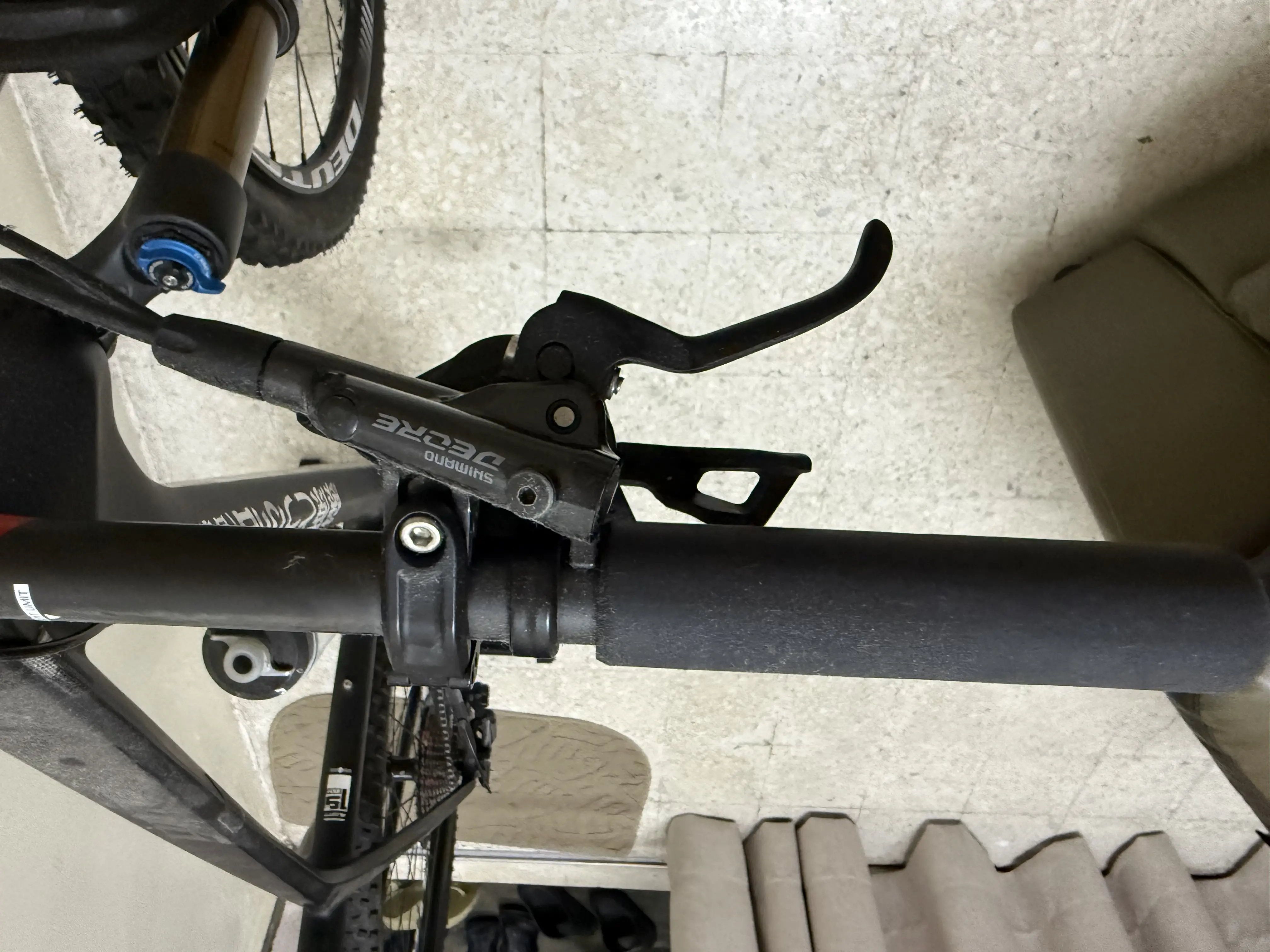 ALCOTT CARBON WITH FOX KASHINA (L SIZE)