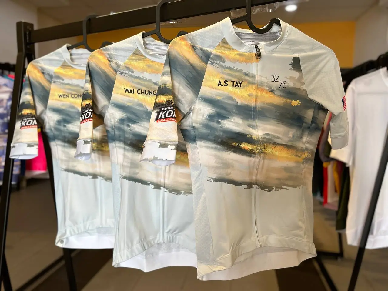 Monton customized cycling jersey /  Cycling bibs