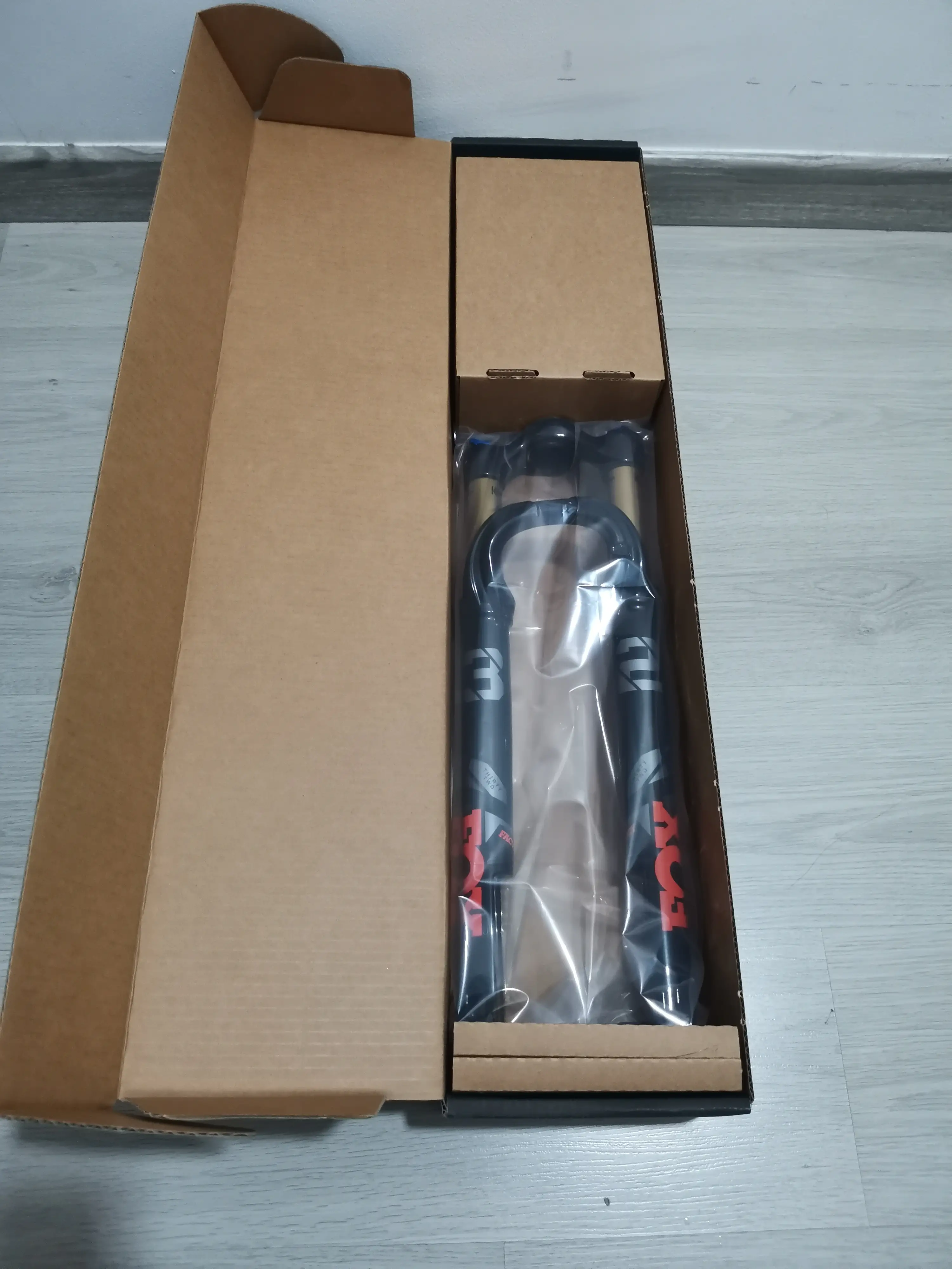 Fox Factory Series 32 Step Cast (29er) { -BOOST 15*110mm } (100mm travel) 1.3kg - Brand New !!
