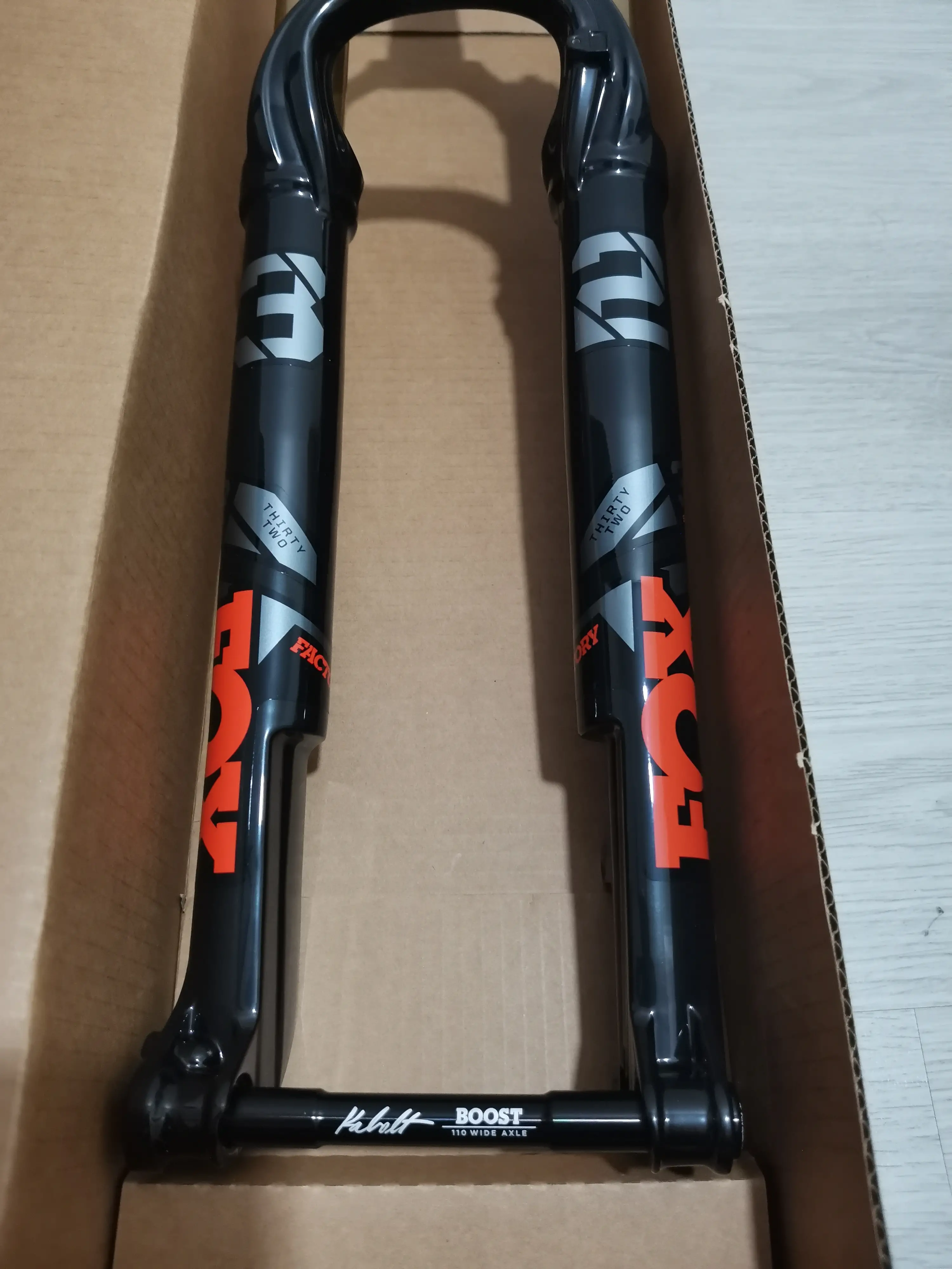 Fox Factory Series 32 Step Cast (29er) { -BOOST 15*110mm } (100mm travel) 1.3kg - Brand New !!