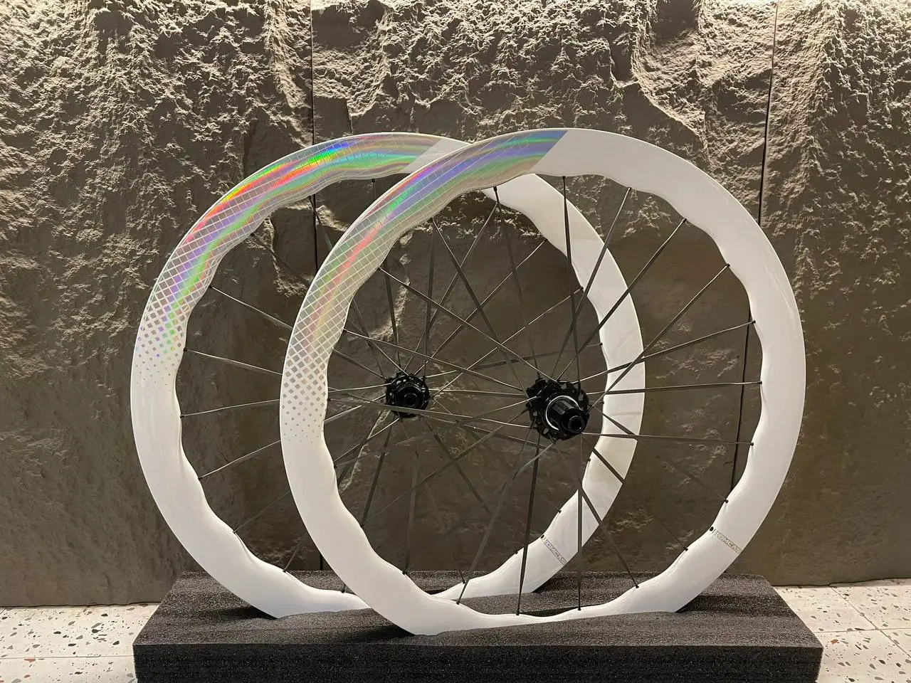 Ready Stock- KOMCAS Carbon Wheelset Limited Edition Disc Brake 50mm/60mm