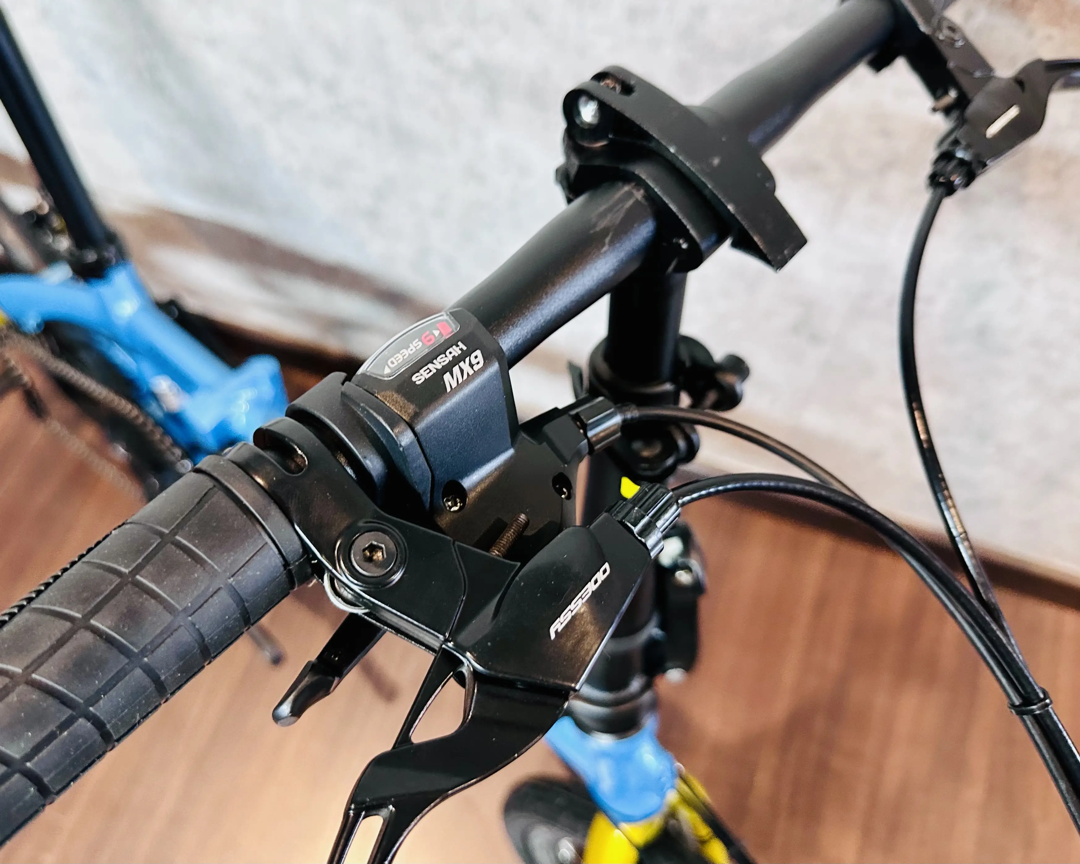 TRS ODESSY BRONX 9 SPEED ALLOY FRAME DISC BRAKE