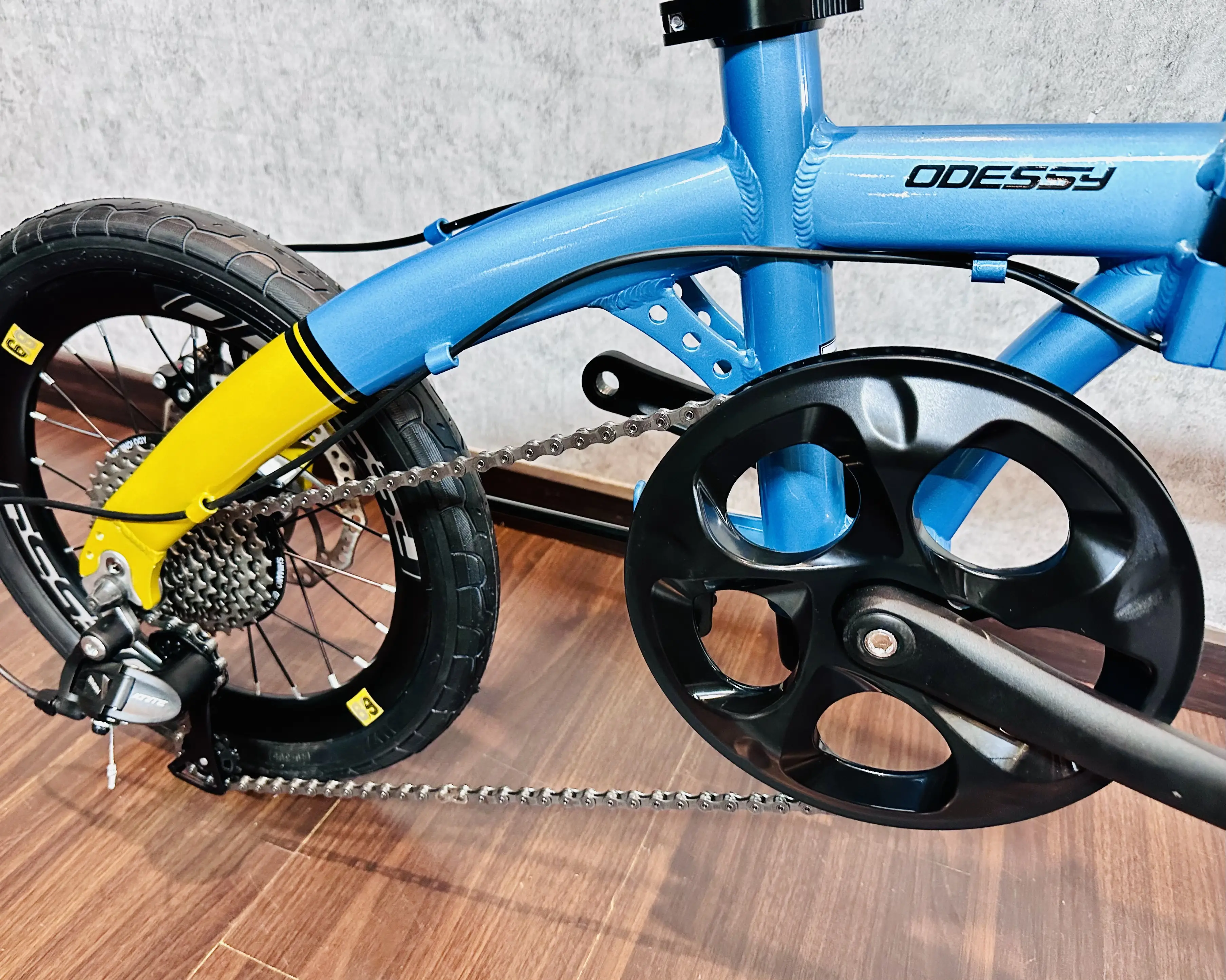 TRS ODESSY BRONX 9 SPEED ALLOY FRAME DISC BRAKE