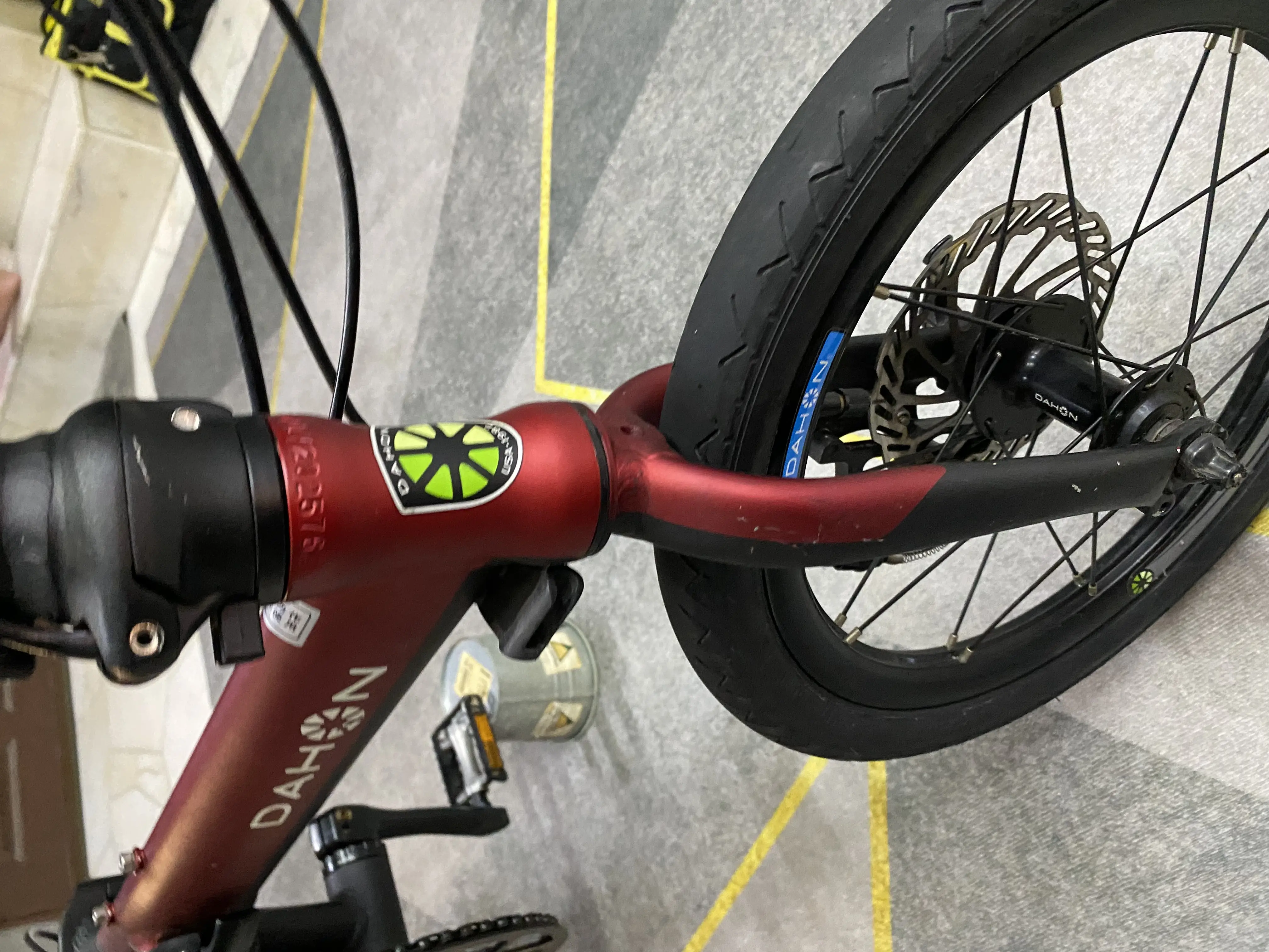 DAHON K3 PLUS. 9 SPEED. 16” WHEELS. FOR SALE.