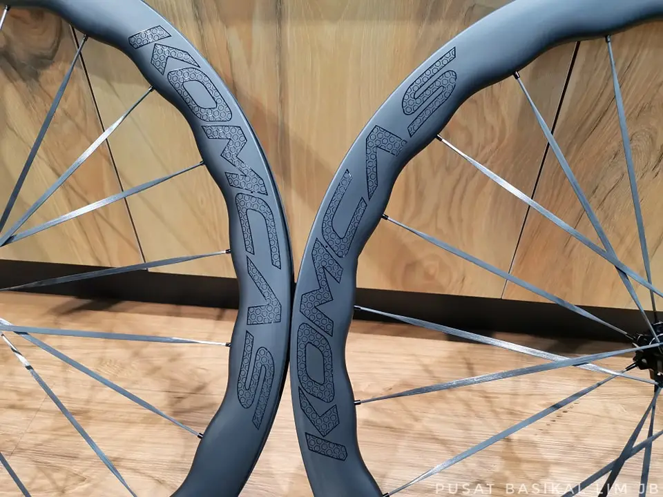 Komcas Evo Max 50 Disc Carbon Wheelset
