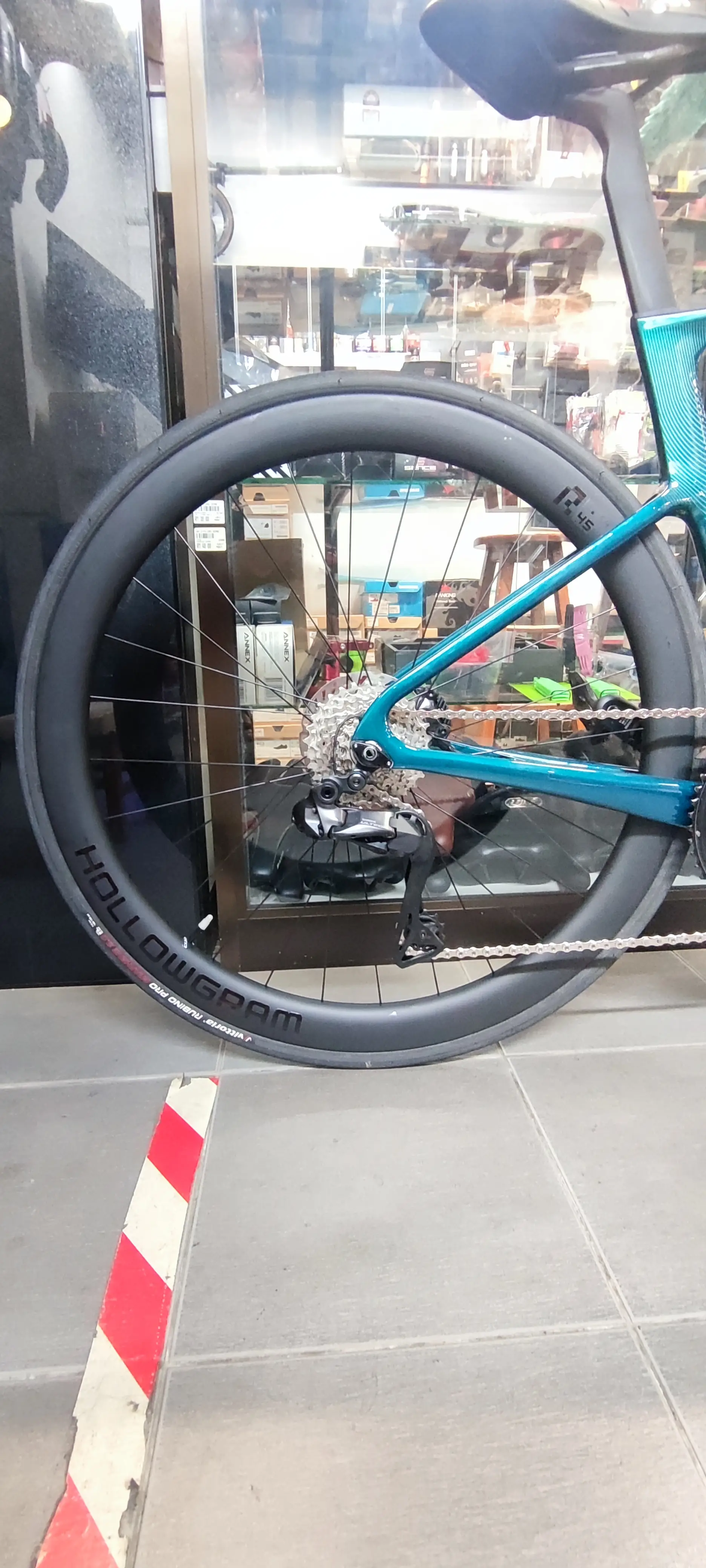 Hollowgram Carbon Wheelset R45mm