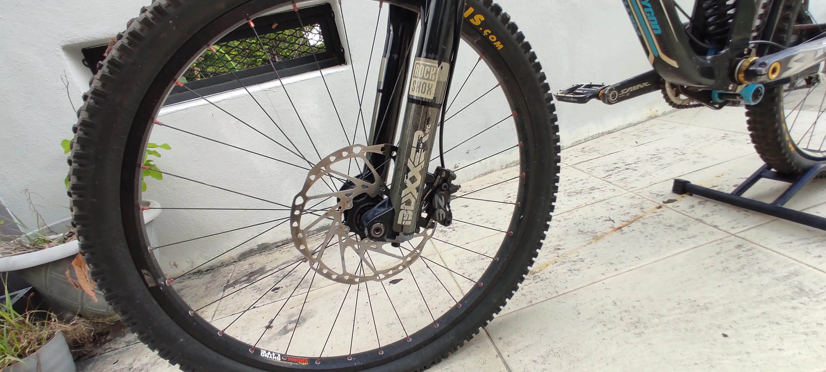 Polygon Collosus DH2 2011 and Specialized Status 1 2014