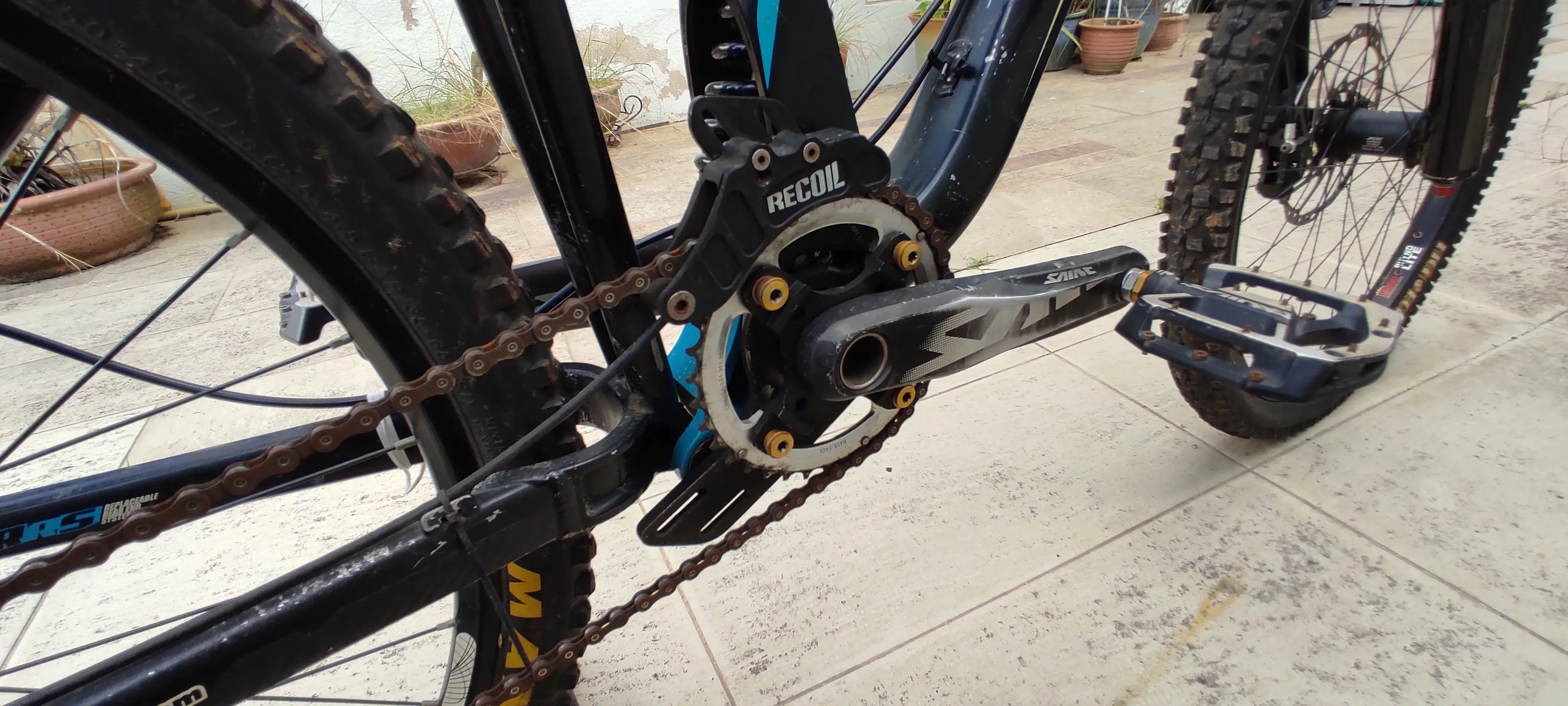 Polygon Collosus DH2 2011 and Specialized Status 1 2014
