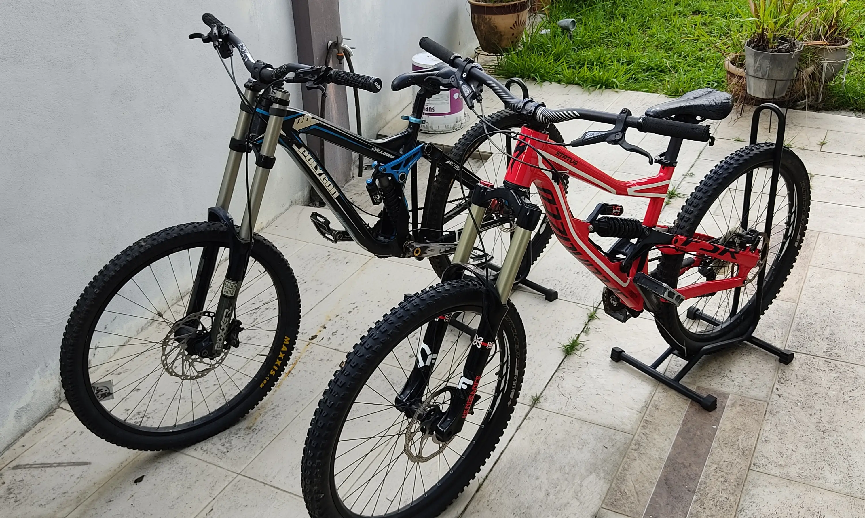 Polygon Collosus DH2 2011 and Specialized Status 1 2014