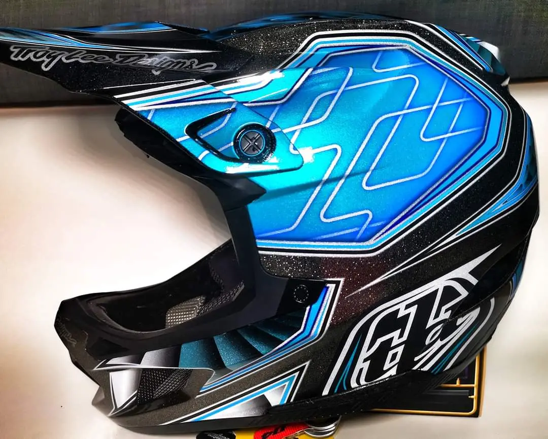 Troy Lee Designs D4 Helmet FULL FACE- Size XL, Unmatched Performance, RM1450!" - Unbeatable Protection at a Steal of RM1450!"