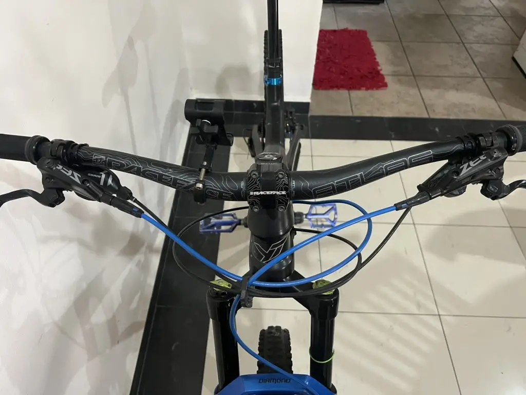 YT Capra CF 2017 M size 27.5 CabonFiber