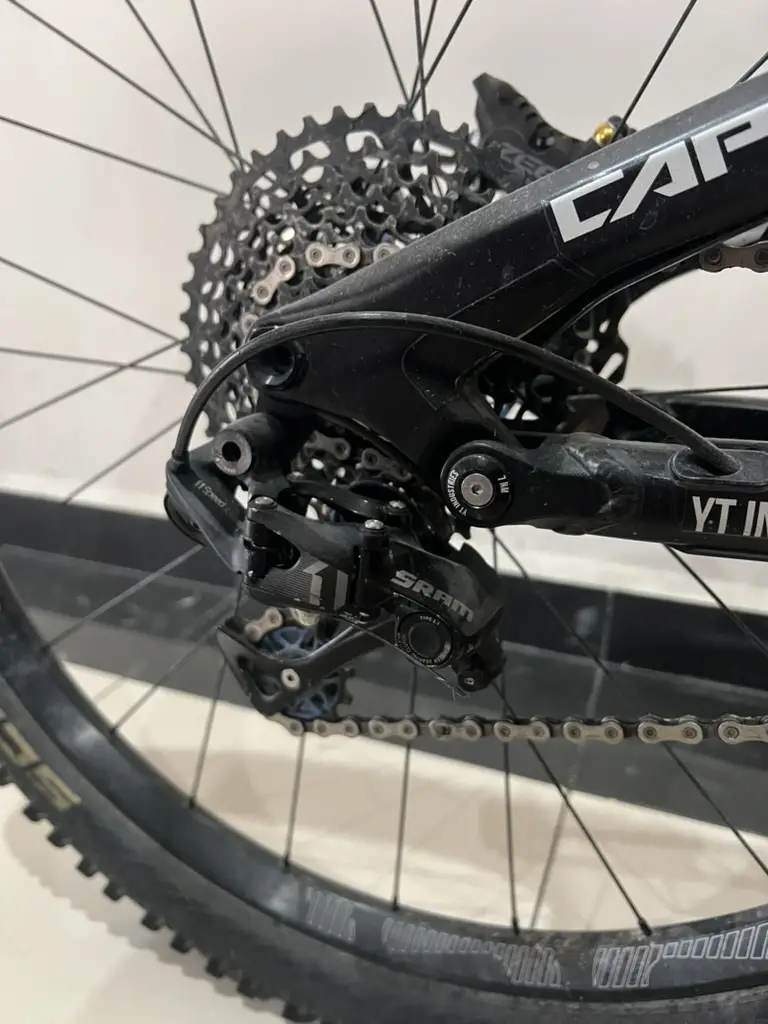 YT Capra CF 2017 M size 27.5 CabonFiber