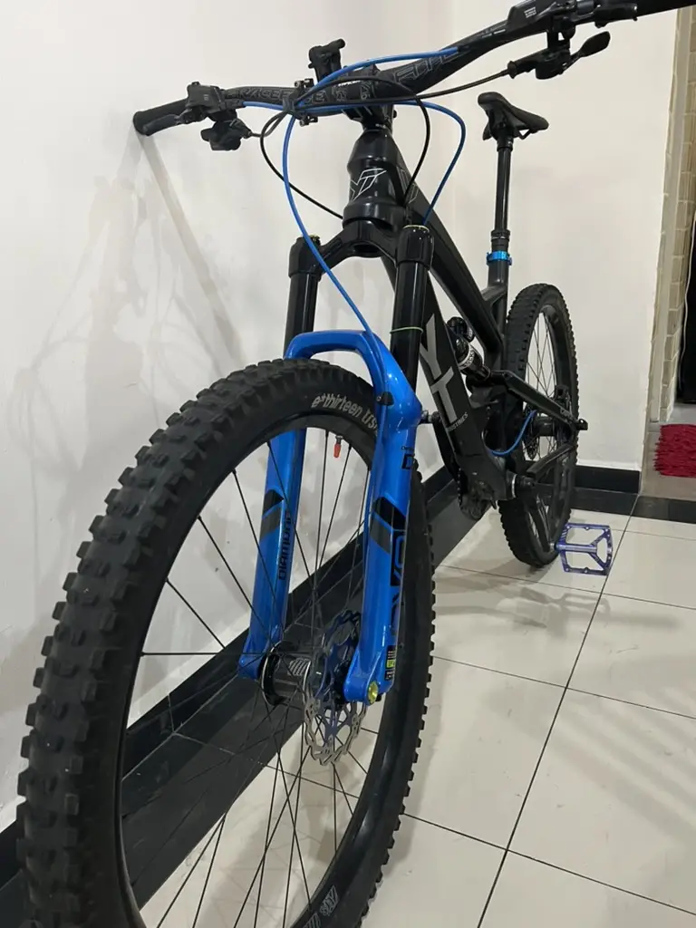 YT Capra CF 2017 M size 27.5 CabonFiber
