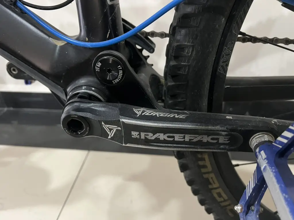 YT Capra CF 2017 M size 27.5 CabonFiber