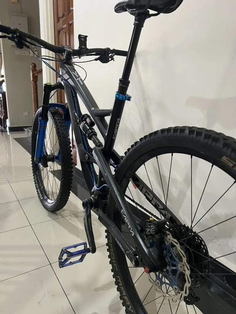 YT Capra CF 2017 M size 27.5 CabonFiber