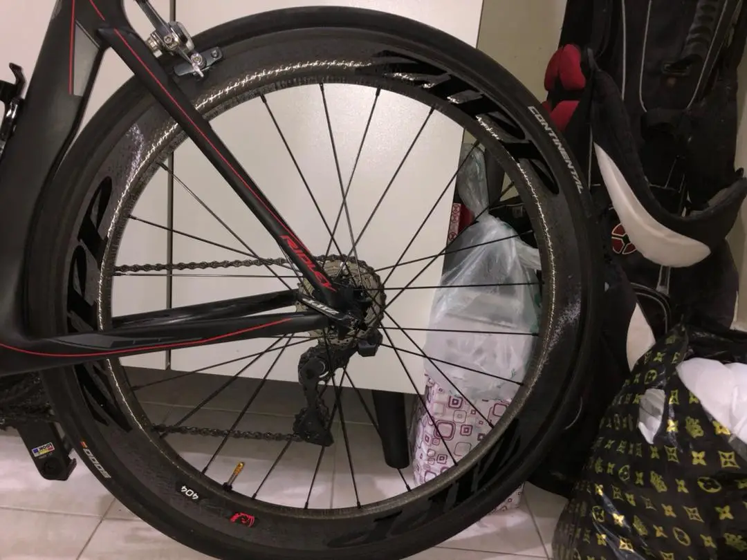 ZIpp 404 clincher wheelset