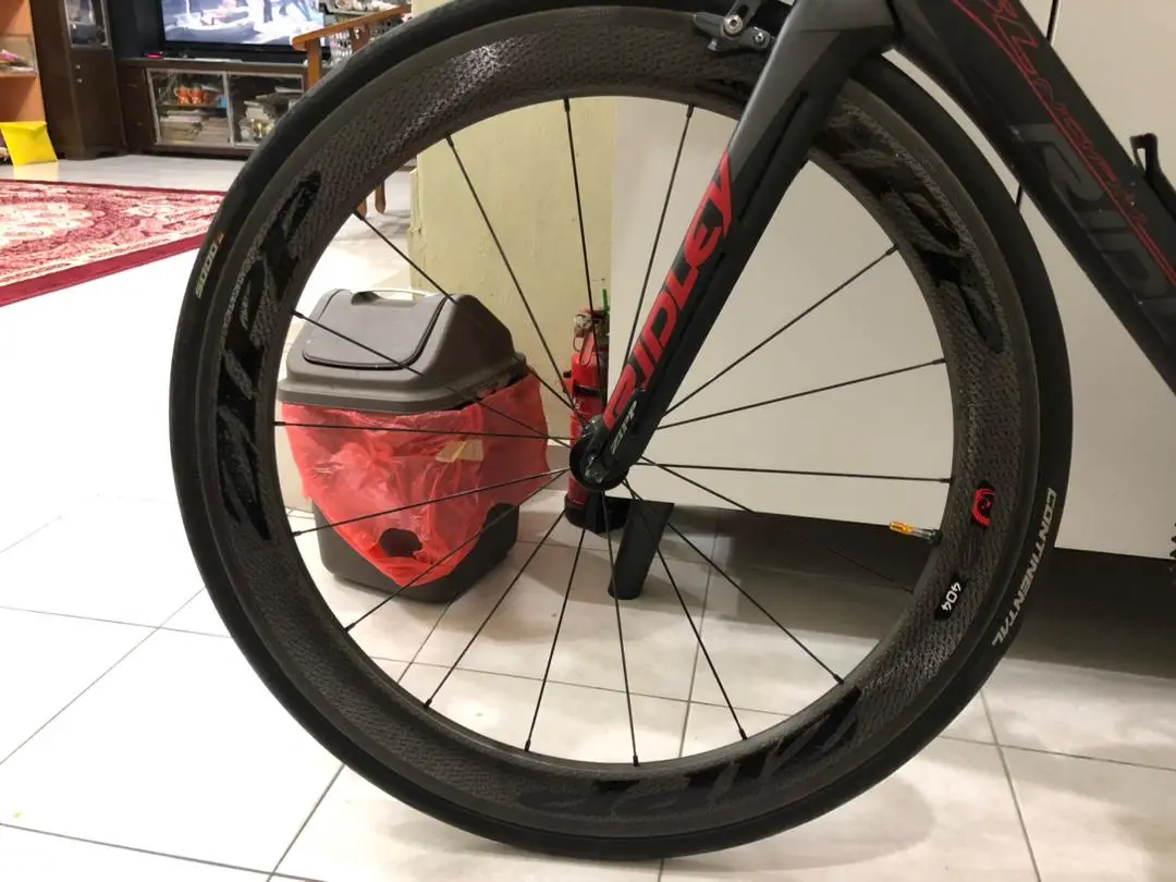 ZIpp 404 clincher wheelset