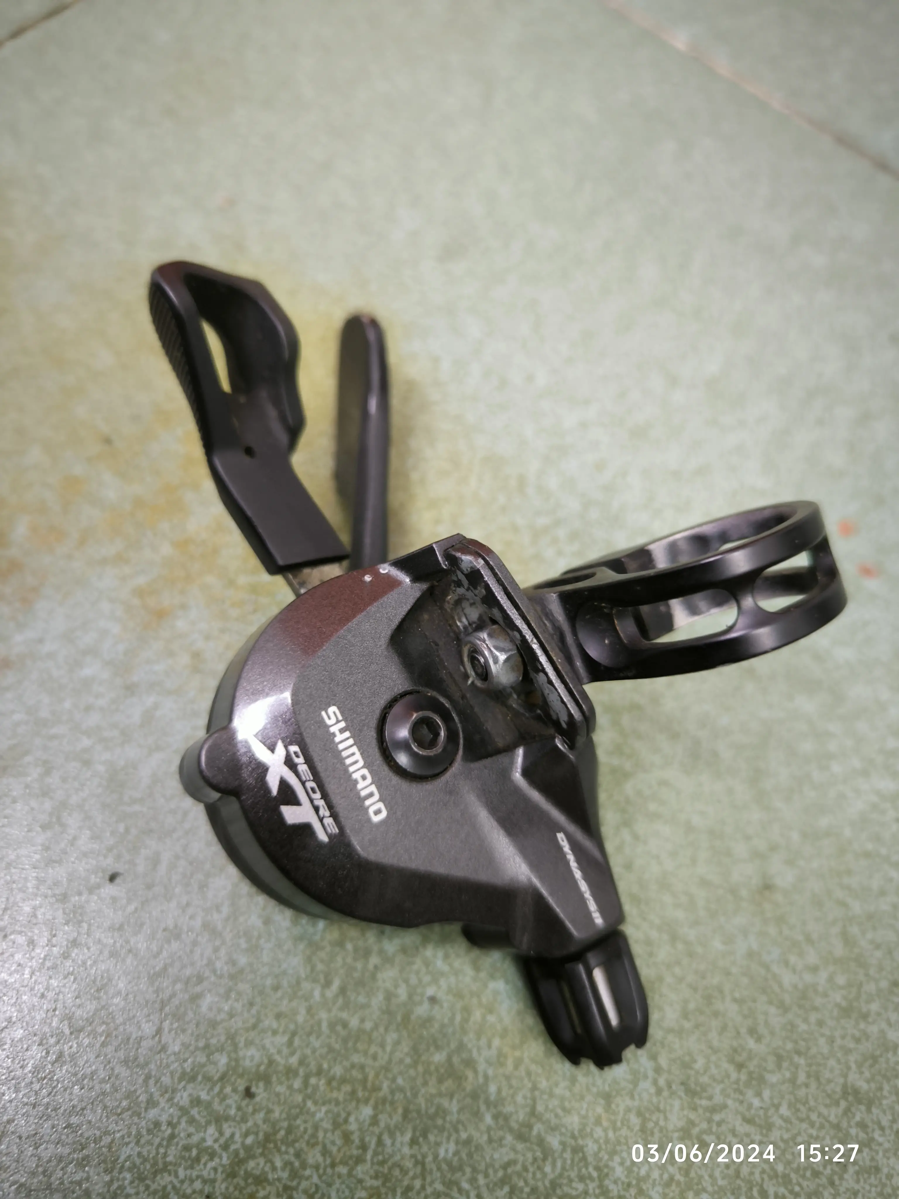 Shimano XT   M8000 11 Speed