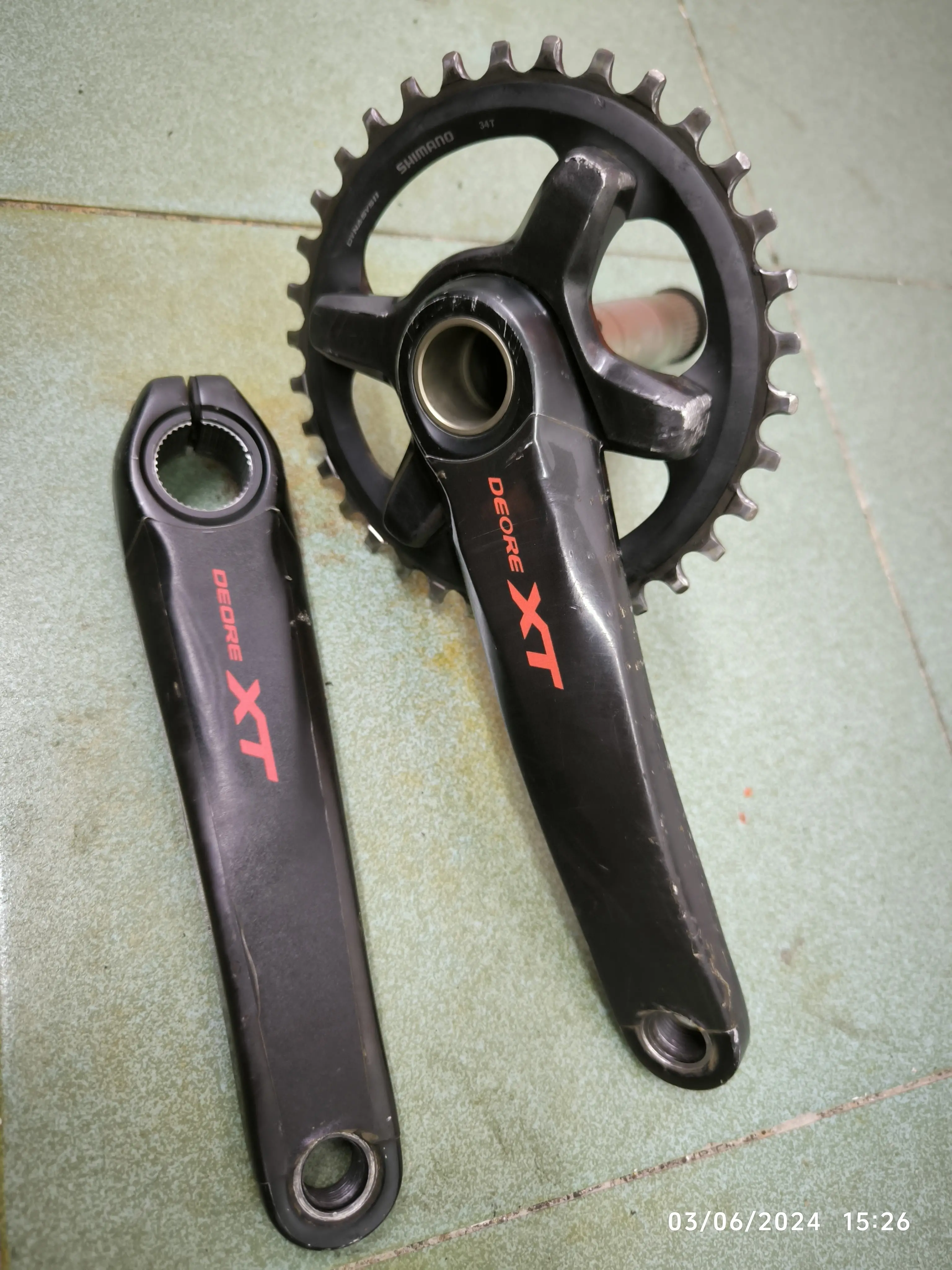 SHIMANO XT M8000 CRANKSET