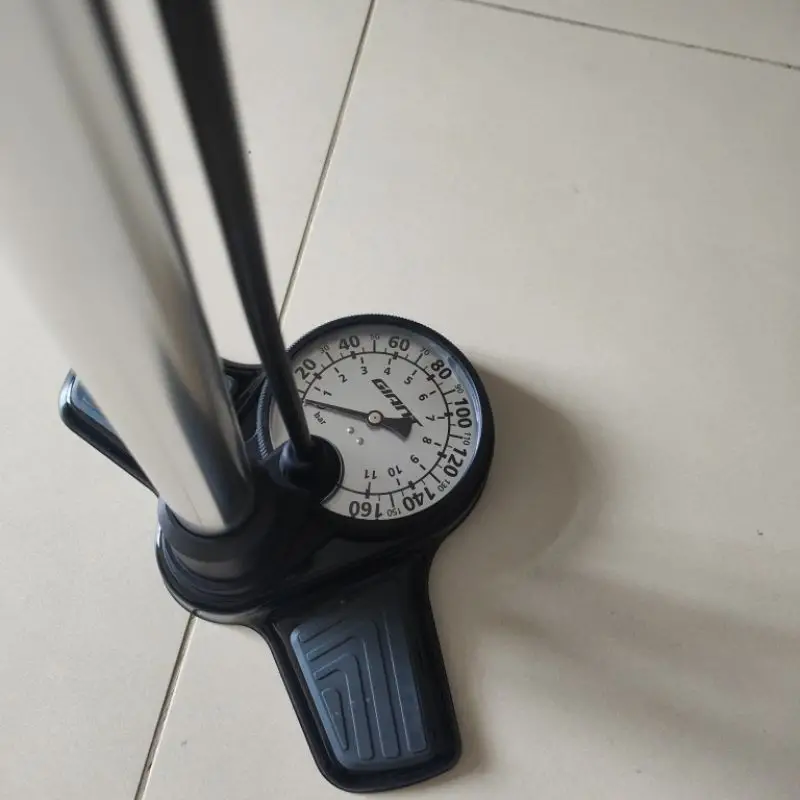 Giant Air 3 Bicycle Floor Pump Chrome Finish - Larger Display Gauge - up to 160PSI max Pressure