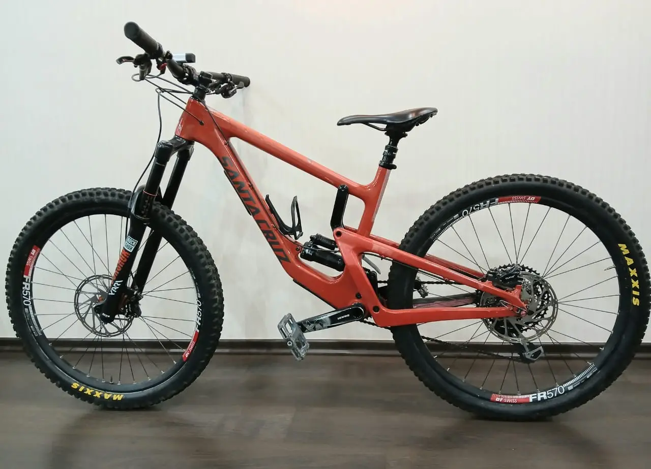 Santa Cruz Nomad V4 2019 Carbon C - M Size "27.5" rim"
