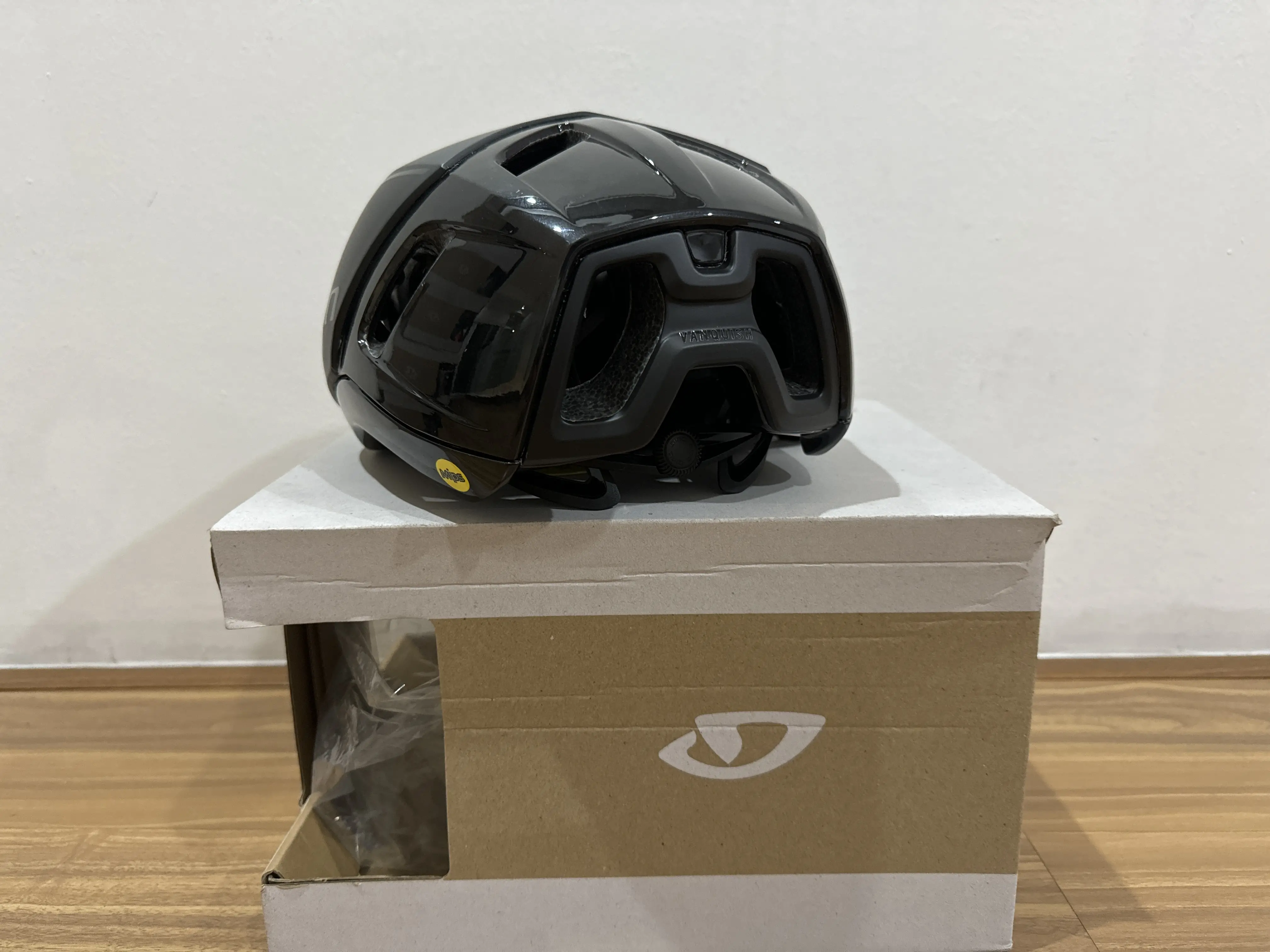 Giro Vanquish