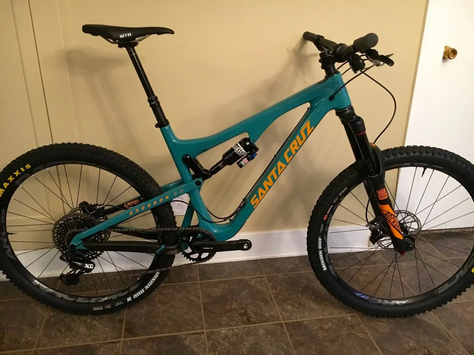 2017 SANTA CRUZ BRONSON CC X01 CARBON MOUNTAIN BIKE LARGE