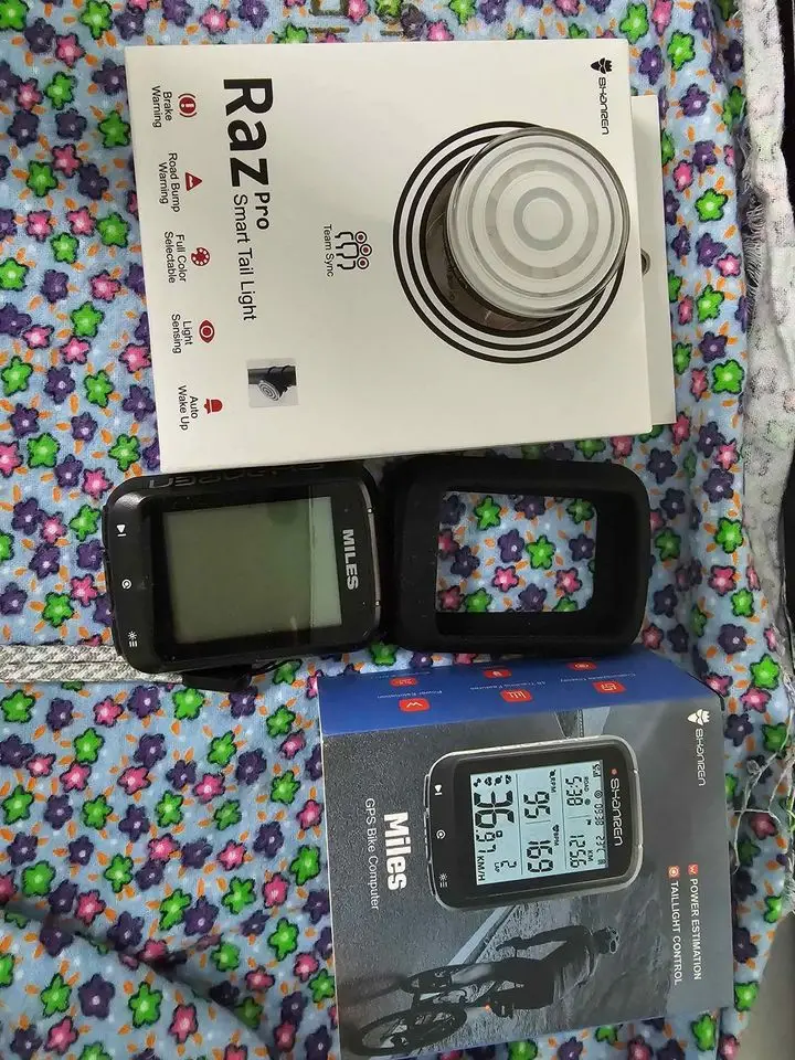 Raz pro smart tail light and Shanren miles bike computer with tailight control
