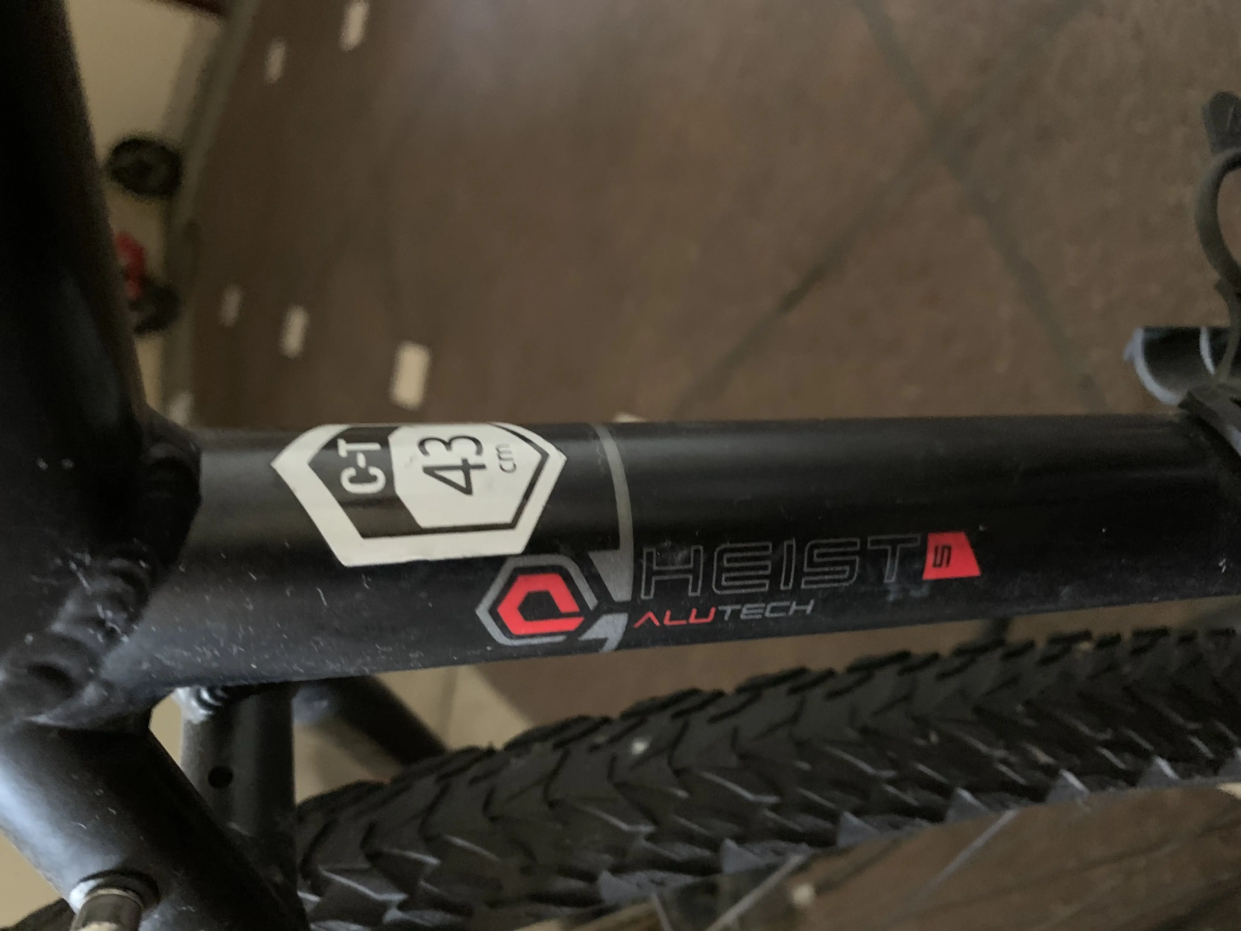 Polygon Heist 5.0 hybrid bike
