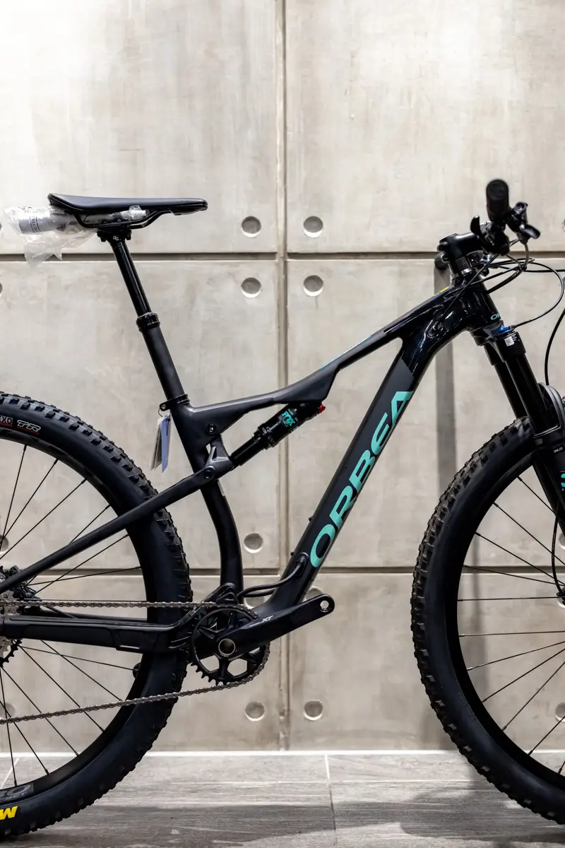 Orbea 2022 OIZ M20 TR 29" TRAIL BIKE FOX FORK DT WHEELSET S Size