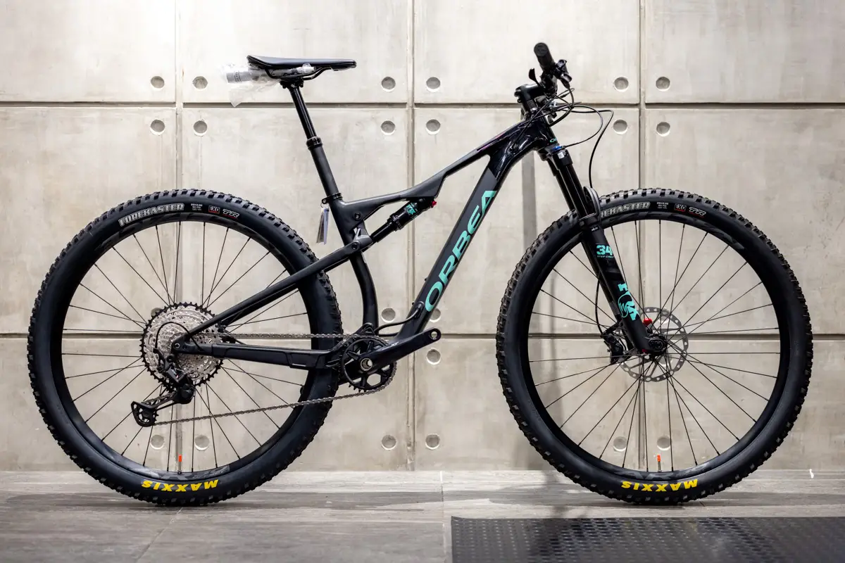 Orbea 2022 OIZ M20 TR 29" TRAIL BIKE FOX FORK DT WHEELSET S Size