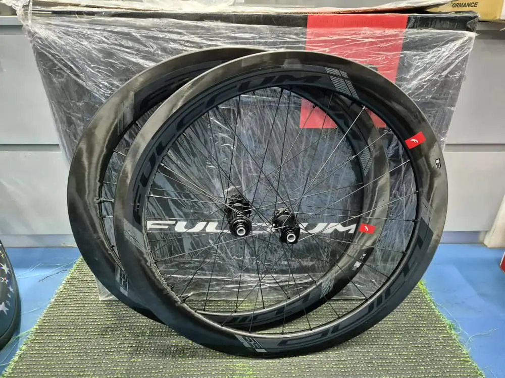 Fulcrum Wind 55 Disc -Carbon Clincher Wheelset- (55mm) (Used like new!!)